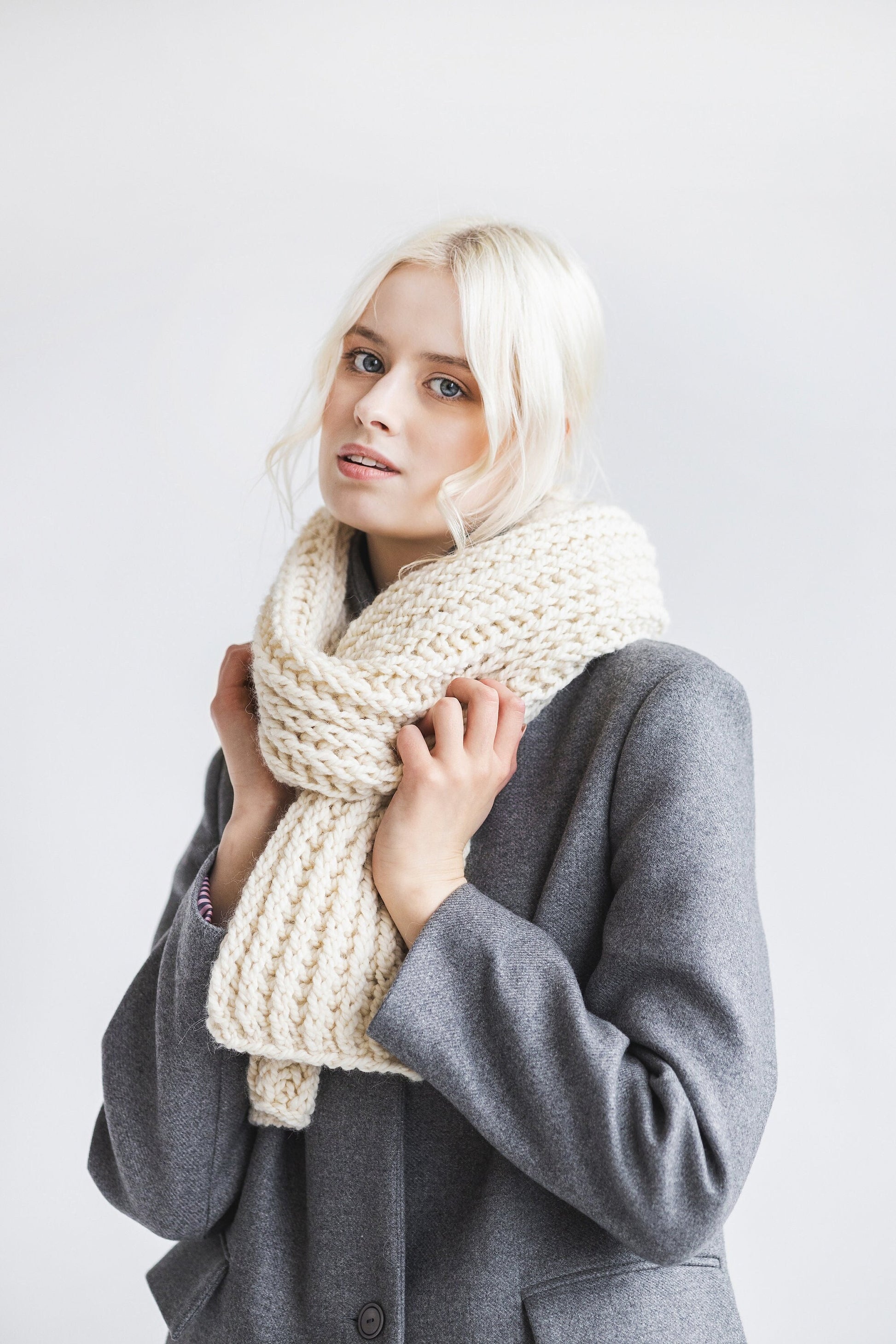 White super chunky knit thick alpaca wool scarf, ivory oversized cable knitted neck warmer, hand made ribbed xl blanket scarves for women