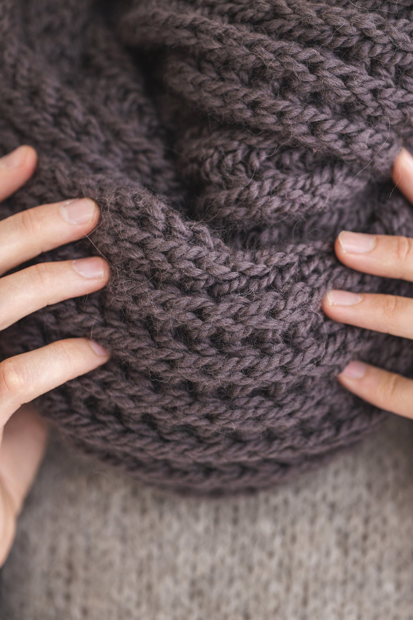 Chocolate brown super chunky knit alpaca wool men&#39;s cowl scarf, infinity loop cable knitted neck warmer for man, handmade scarves for men