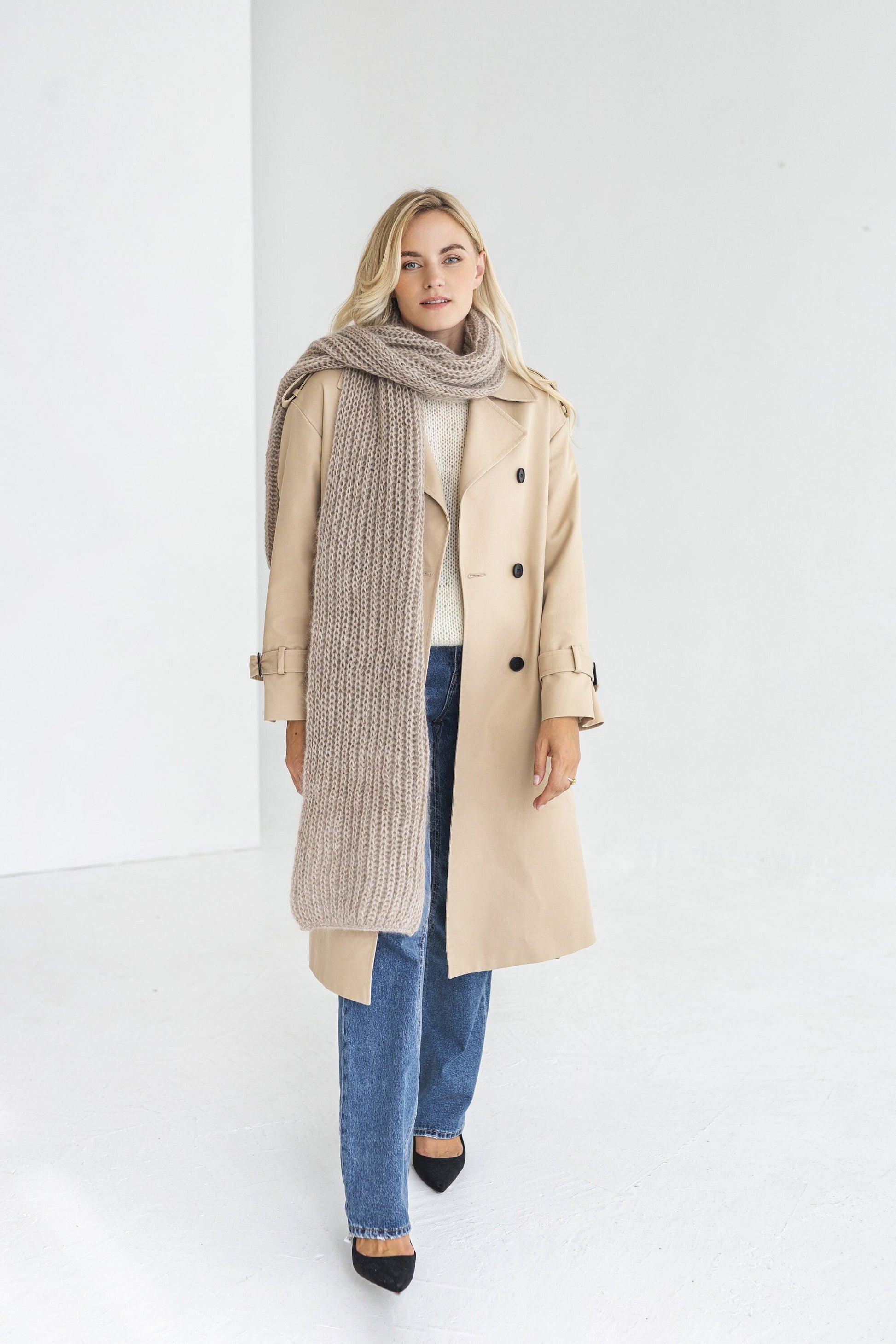 Beige knit mohair scarf