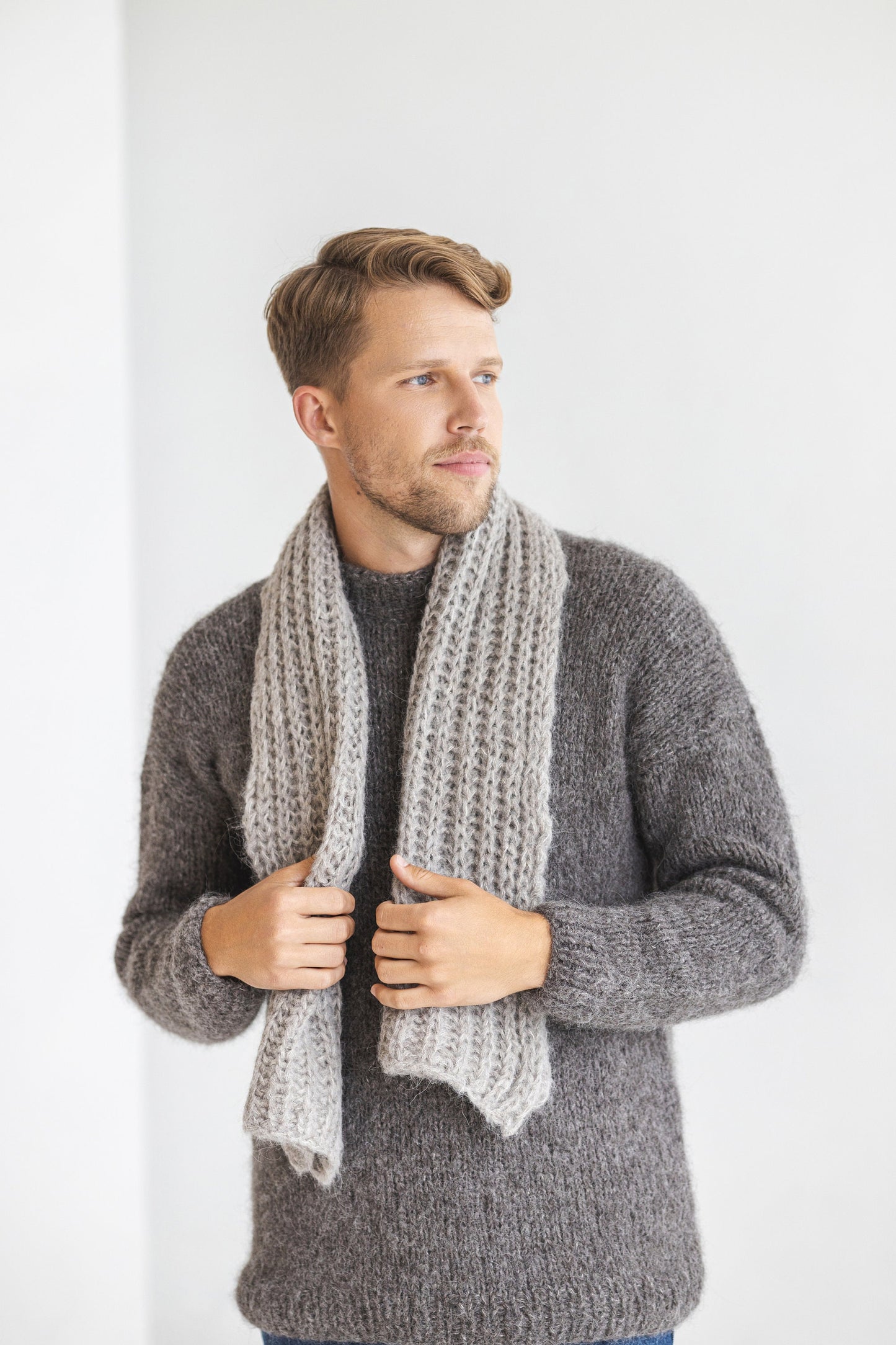 Gray cable knit alpaca wool mens scarf, grey oversized alpaca scarf for man, ribbed chunky knitted winter scarves, handmade fall neck warmer