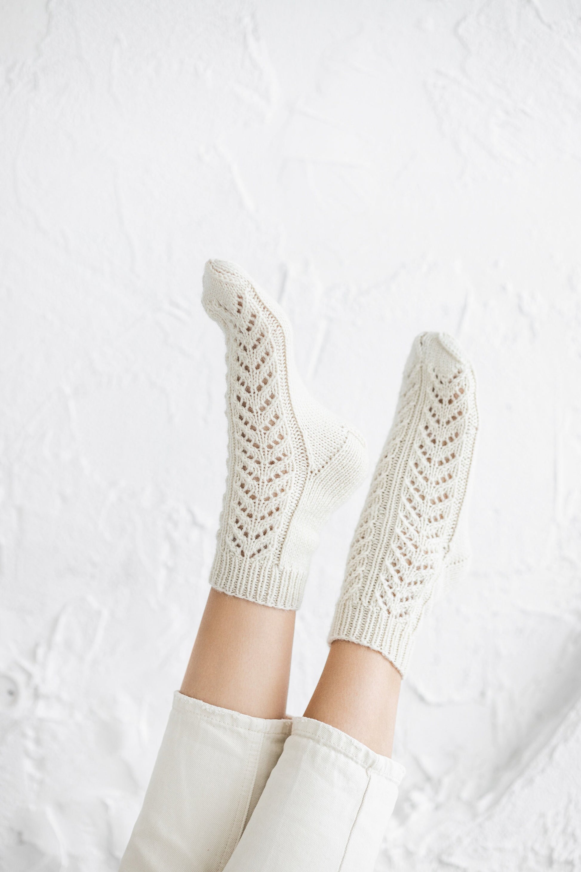 Handmade alpaca and wool socks, women&#39;s cable knit white boots socks with ornaments, knitted woollen socks for woman, gift for mother