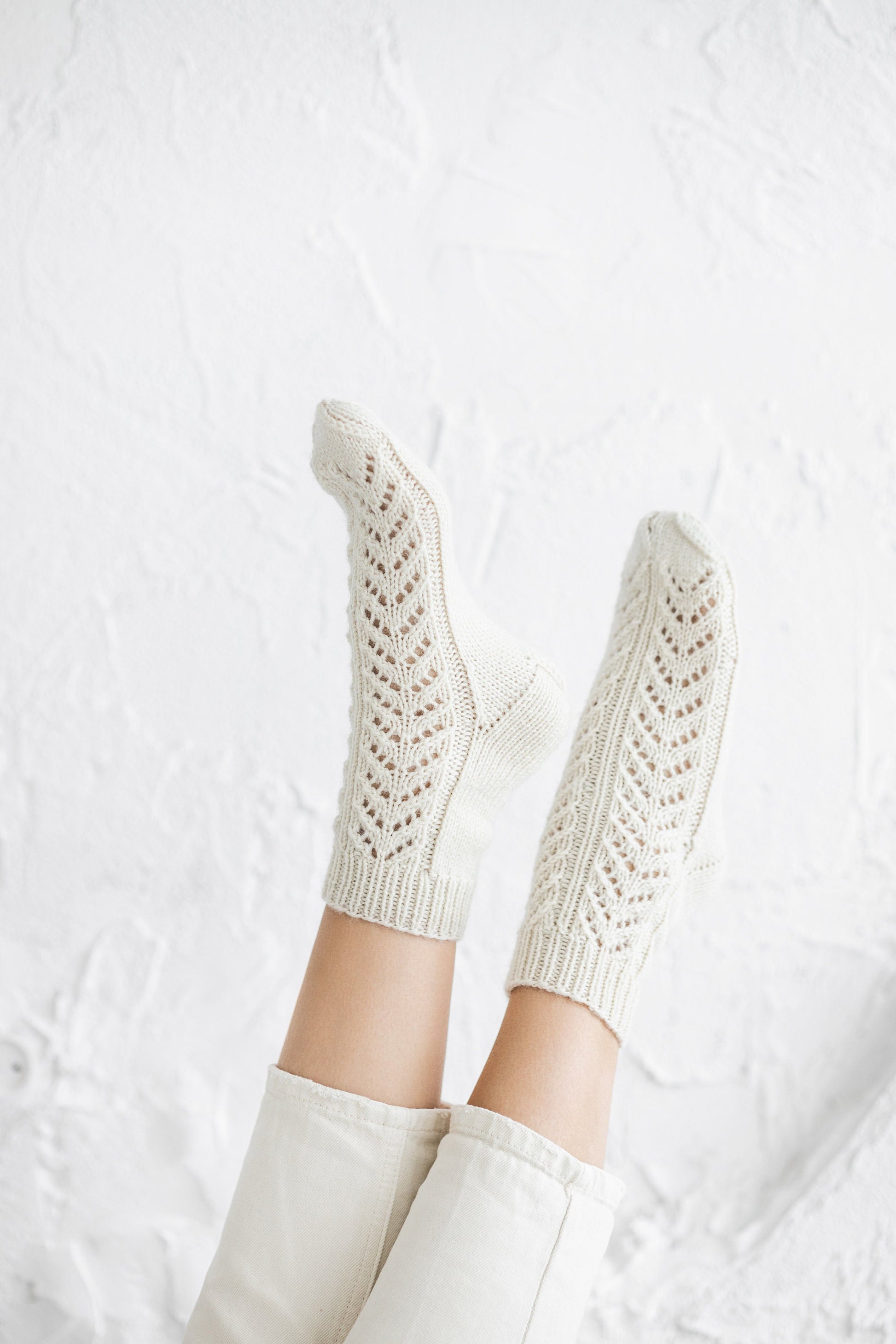 Handmade alpaca and wool socks, women&#39;s cable knit white boots socks with ornaments, knitted woollen socks for woman, gift for mother