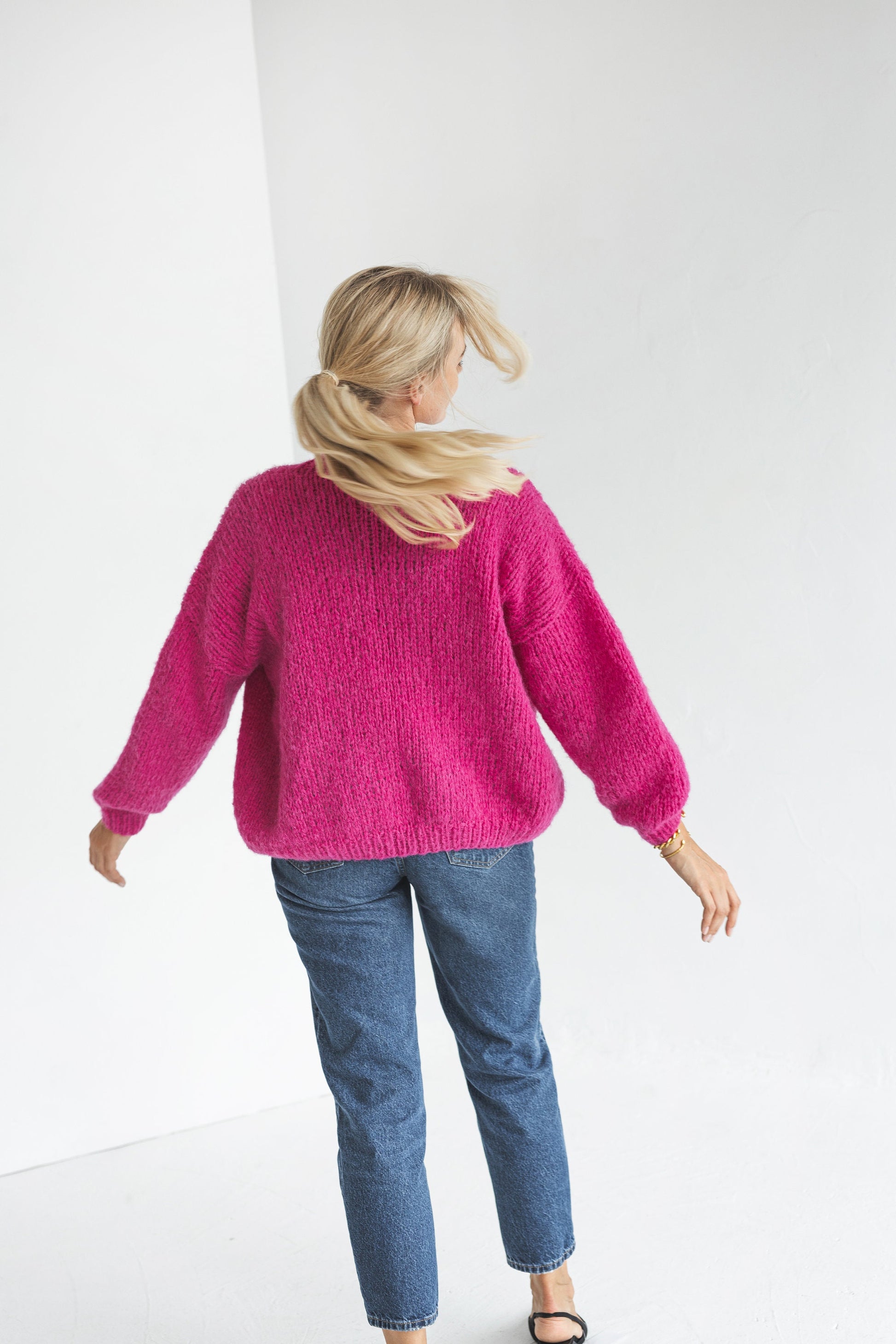 Matching cerise pink cable knit cropped tank top and cardigan set, magenta sleeveless chunky knitted summer blouse and sweater set for women