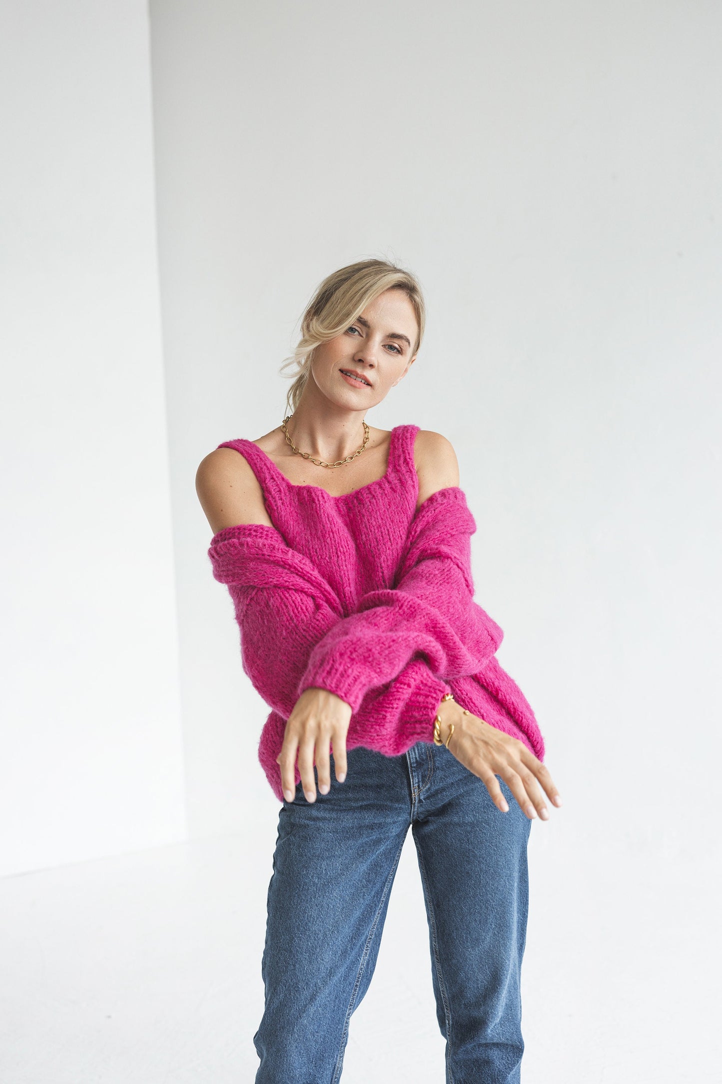 Matching cerise pink cable knit cropped tank top and cardigan set, magenta sleeveless chunky knitted summer blouse and sweater set for women
