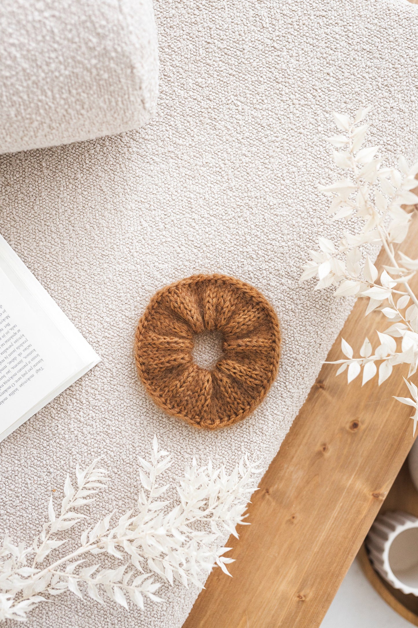 Brown mohair cable knit hair scrunchies, camel taupe fluffy women&#39;s knitted ties, beige handmade alpaca wool hair accessories for woman,gift