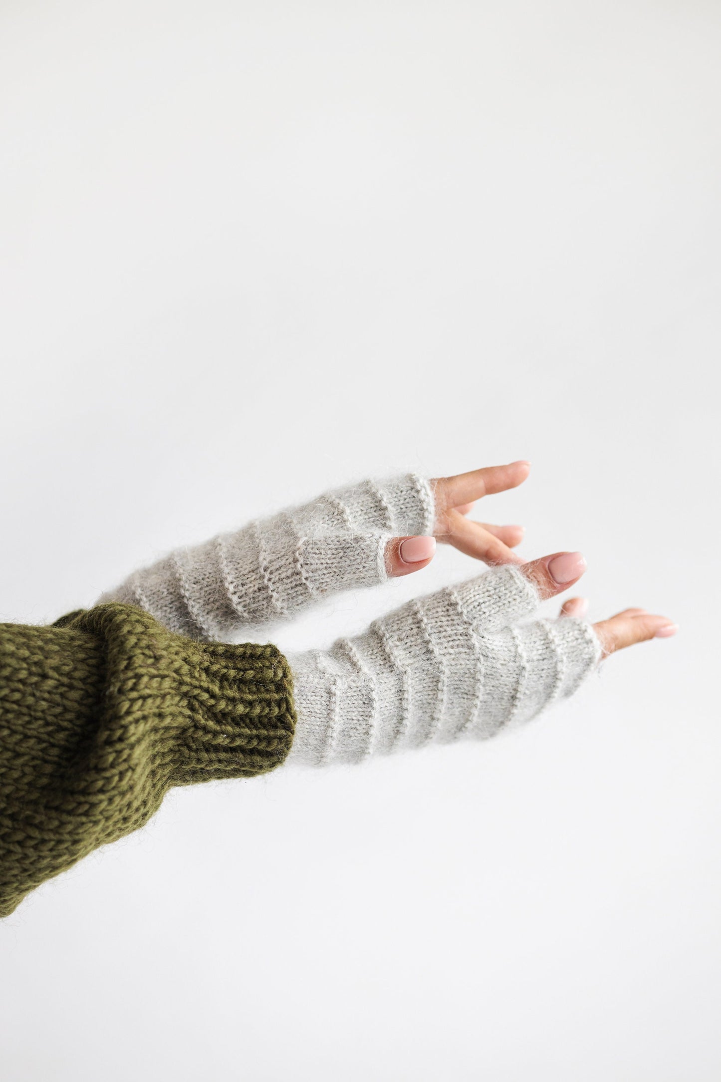 Gray mohair cable knit fingerless mittens, grey women&#39;s knitted gloves, handmade alpaca wool hand and wist warmer for woman, gift for friend