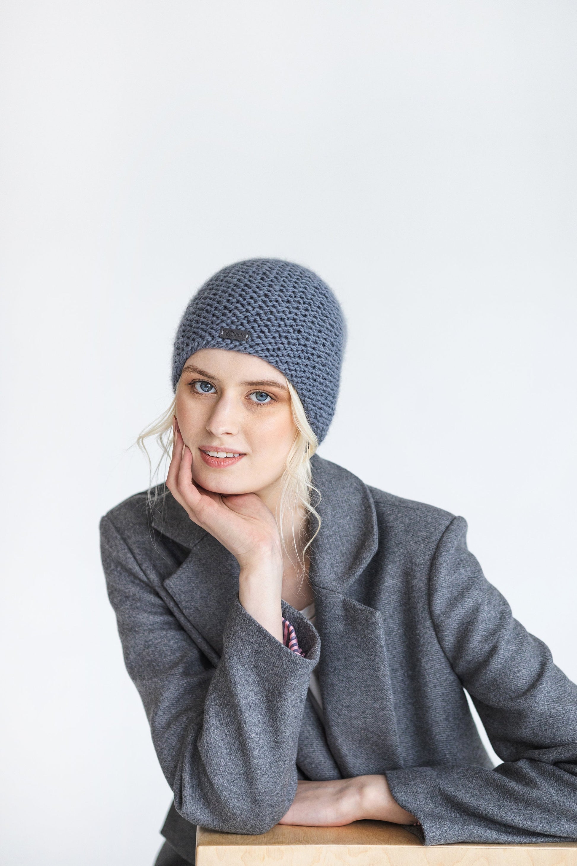 Gray cable knit alpaca wool slouchy beanie, grey women&#39;s handmade super chunky knitted winter hat, handcrafted cap for woman, gift for women