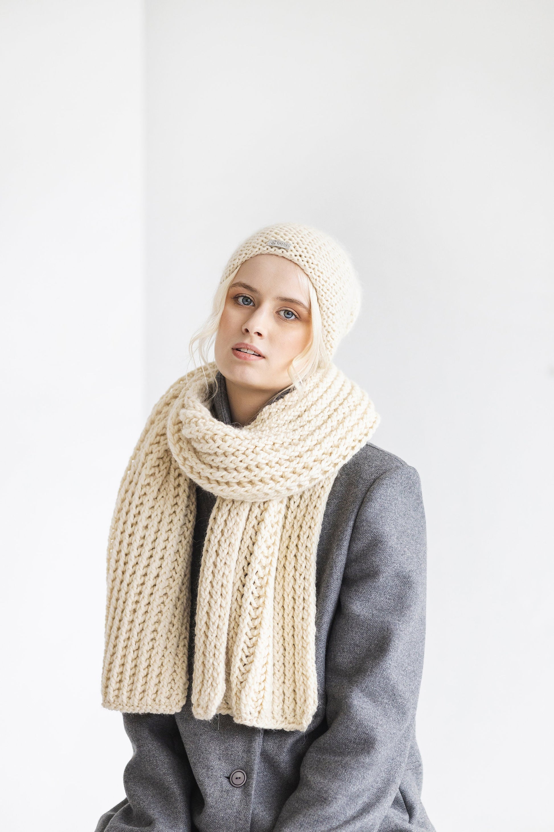 Super chinky knit alpaca wool scarf and hat set, cable knitted white scarves and slouchy beanies,ivory thick handmade infinity scarf and cap