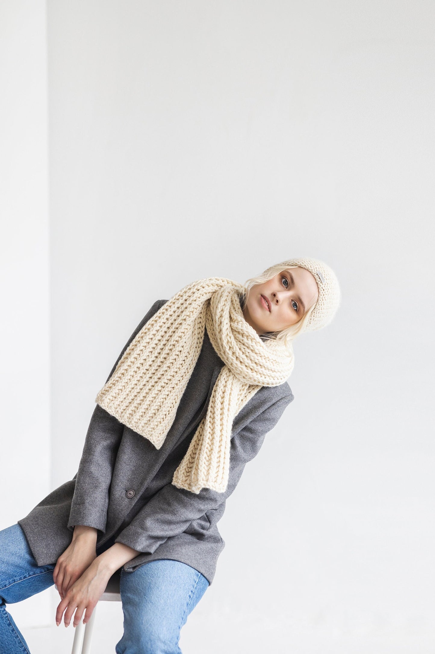 Super chinky knit alpaca wool scarf and hat set, cable knitted white scarves and slouchy beanies,ivory thick handmade infinity scarf and cap