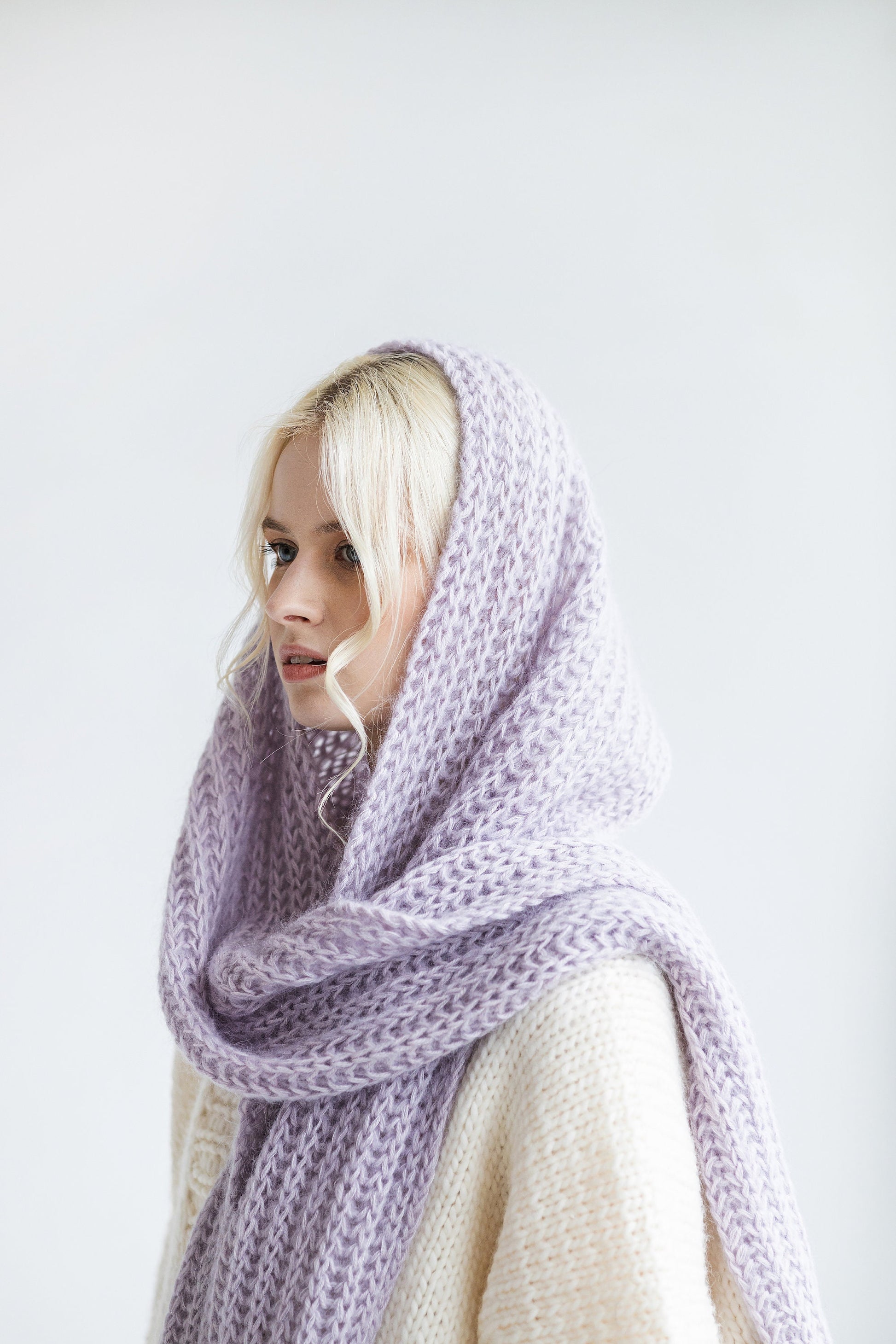Light purple cable knit thick mohair scarf, chunky knitted oversized alpaca blend fuzzy women&#39;s scarves, lavender fuzzy hooded head shawl