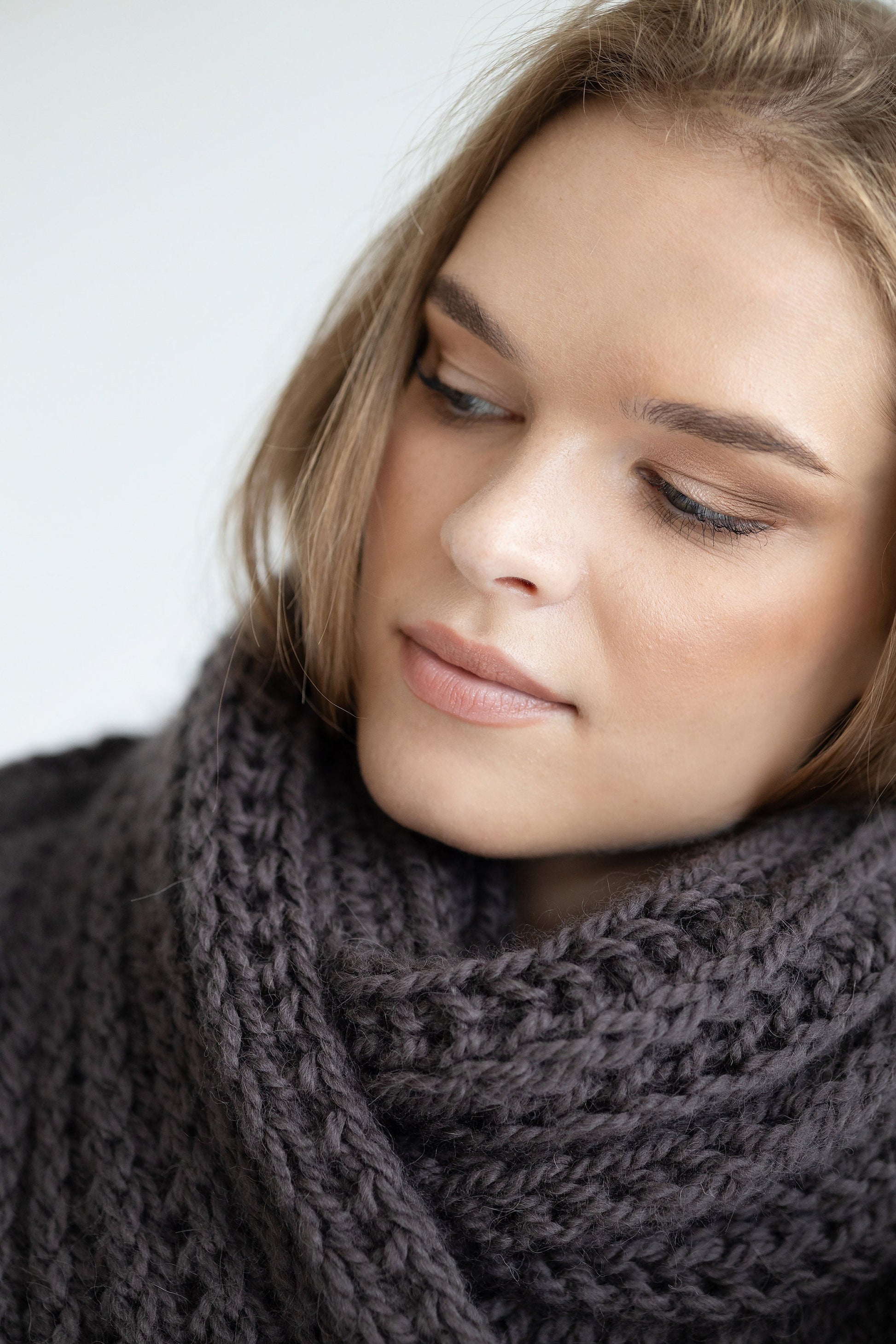 Brown super chunky knit thick alpaca wool scarf, chocolate oversized cable knitted neck warmer, handmade ribbed xl blanket scarves for women