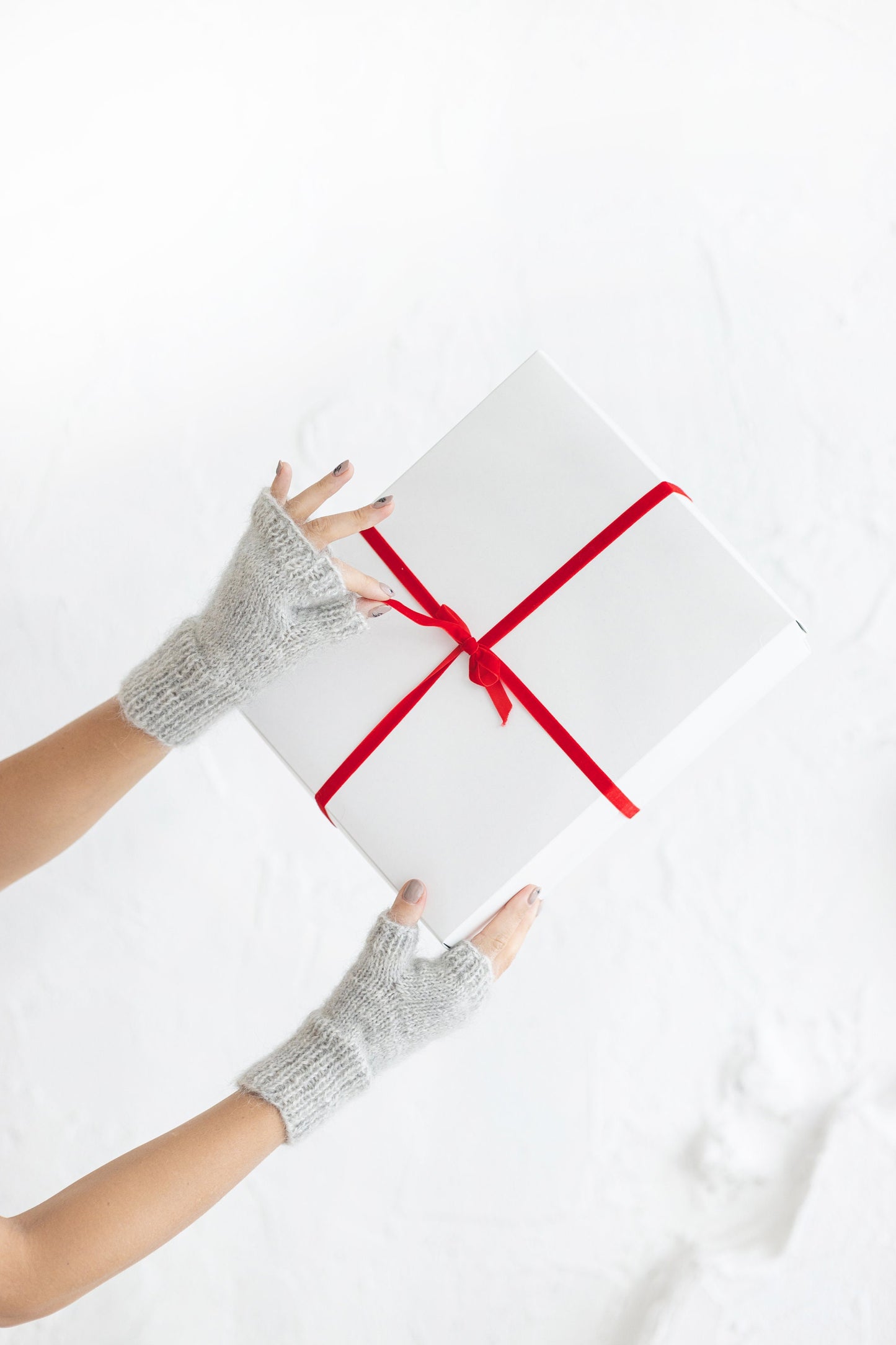 Gray mohair cable knit fingerless mittens, grey women&#39;s knitted gloves, handmade alpaca wool hand and wist warmer for woman, gift for friend