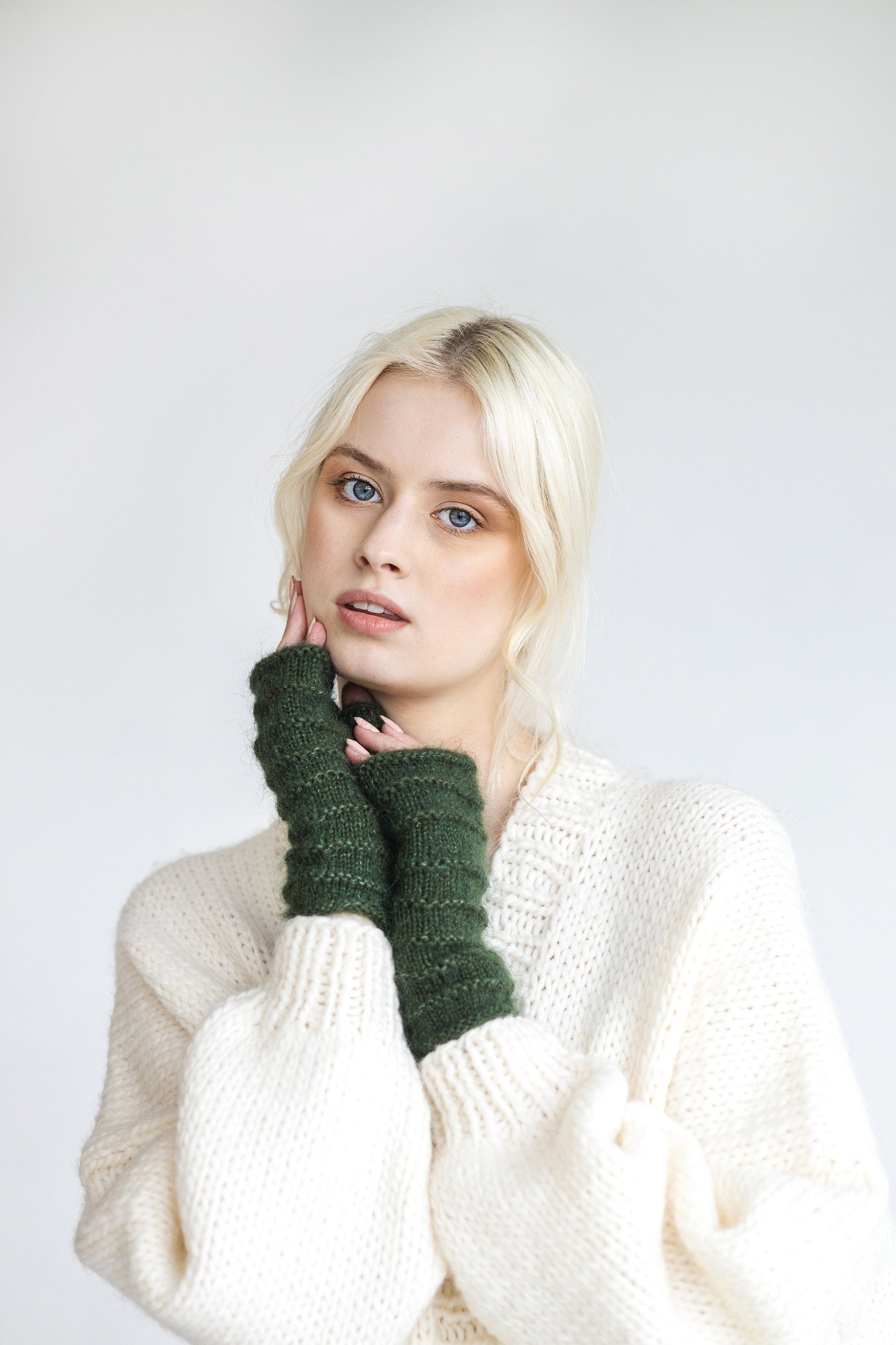 Green mohair cable knit fingerless mittens, fluffy women&#39;s knitted gloves, handmade alpaca wool hand and wist warmer for woman, gift