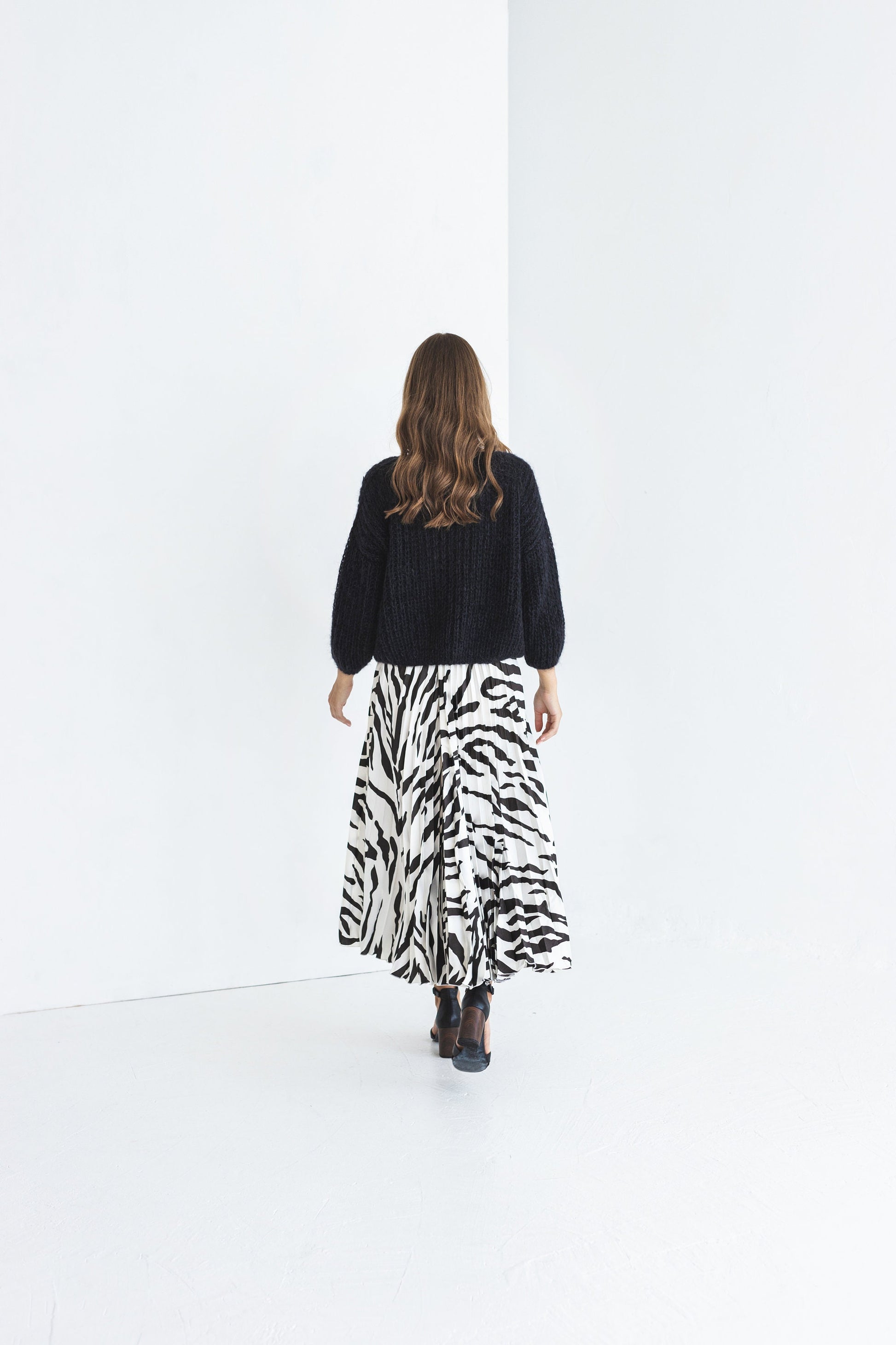 Black mohair hand knitted fluffy sweater, boat neck alpaca wool blend jumper, fuzzy cable knit pullover,slightly oversized ribbed thick pull