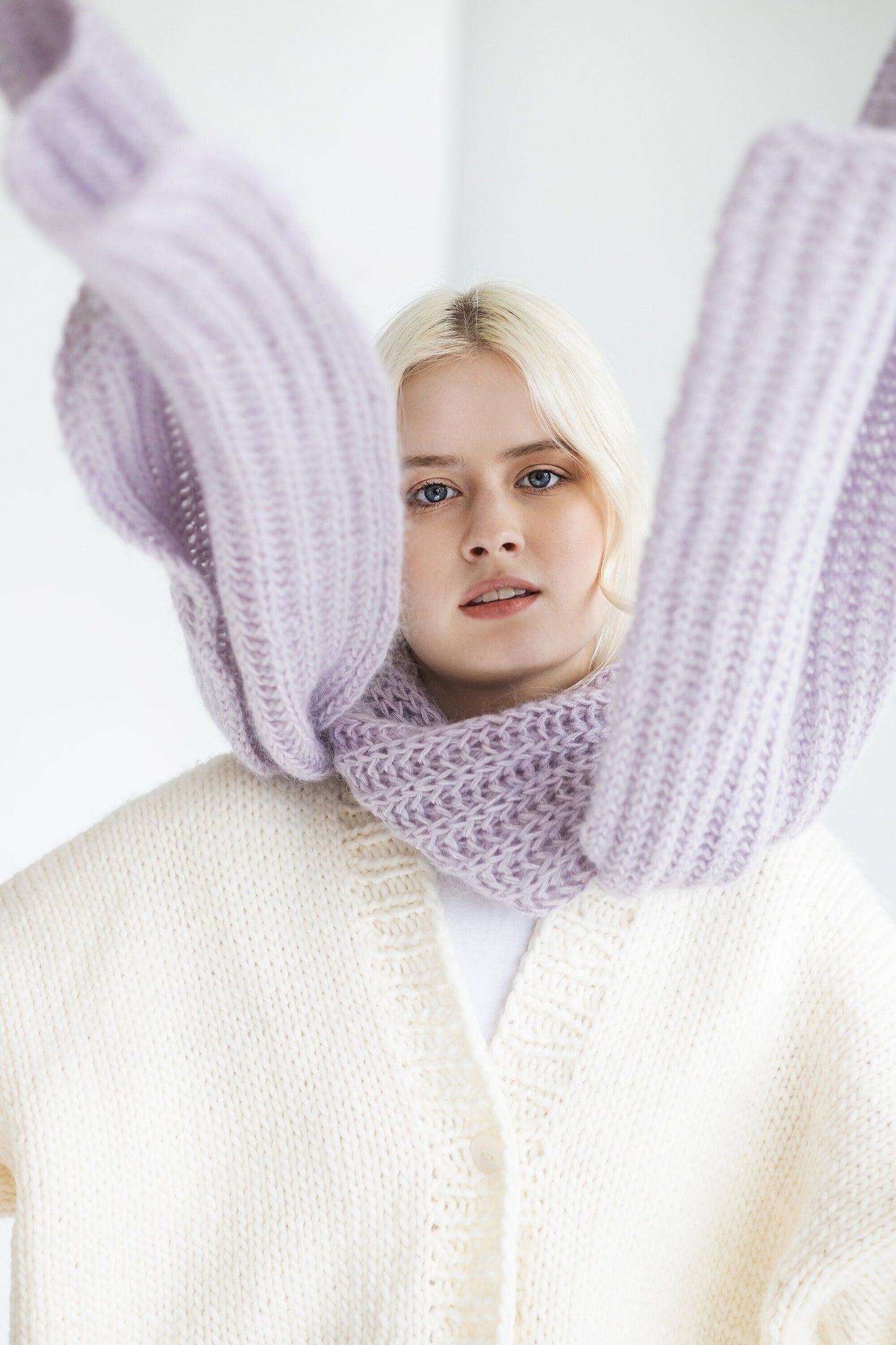 Light purple cable knit thick mohair scarf, chunky knitted oversized alpaca blend fuzzy women&#39;s scarves, lavender fuzzy hooded head shawl