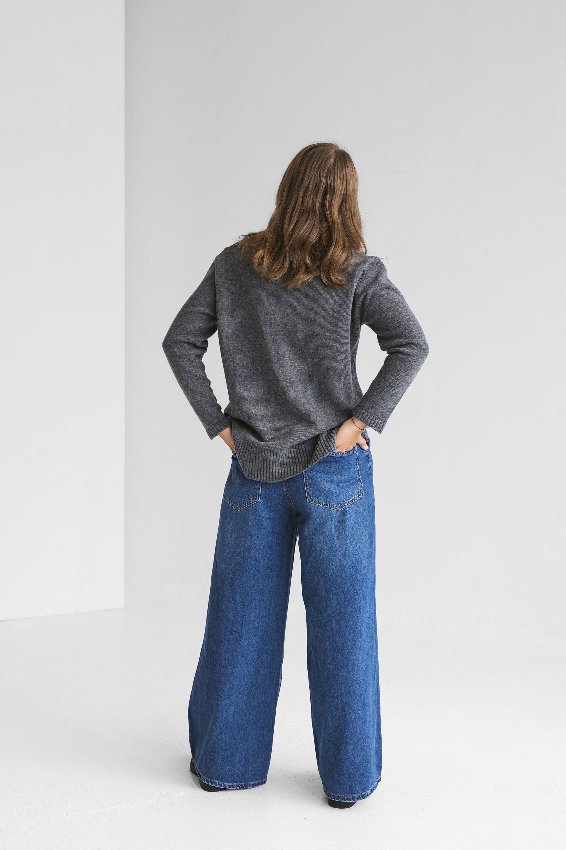 Gray knitted merino wool and cashmere sweater for women, grey women&#39;s knit minimalist pullover with longer back,classy minimal beige jumper