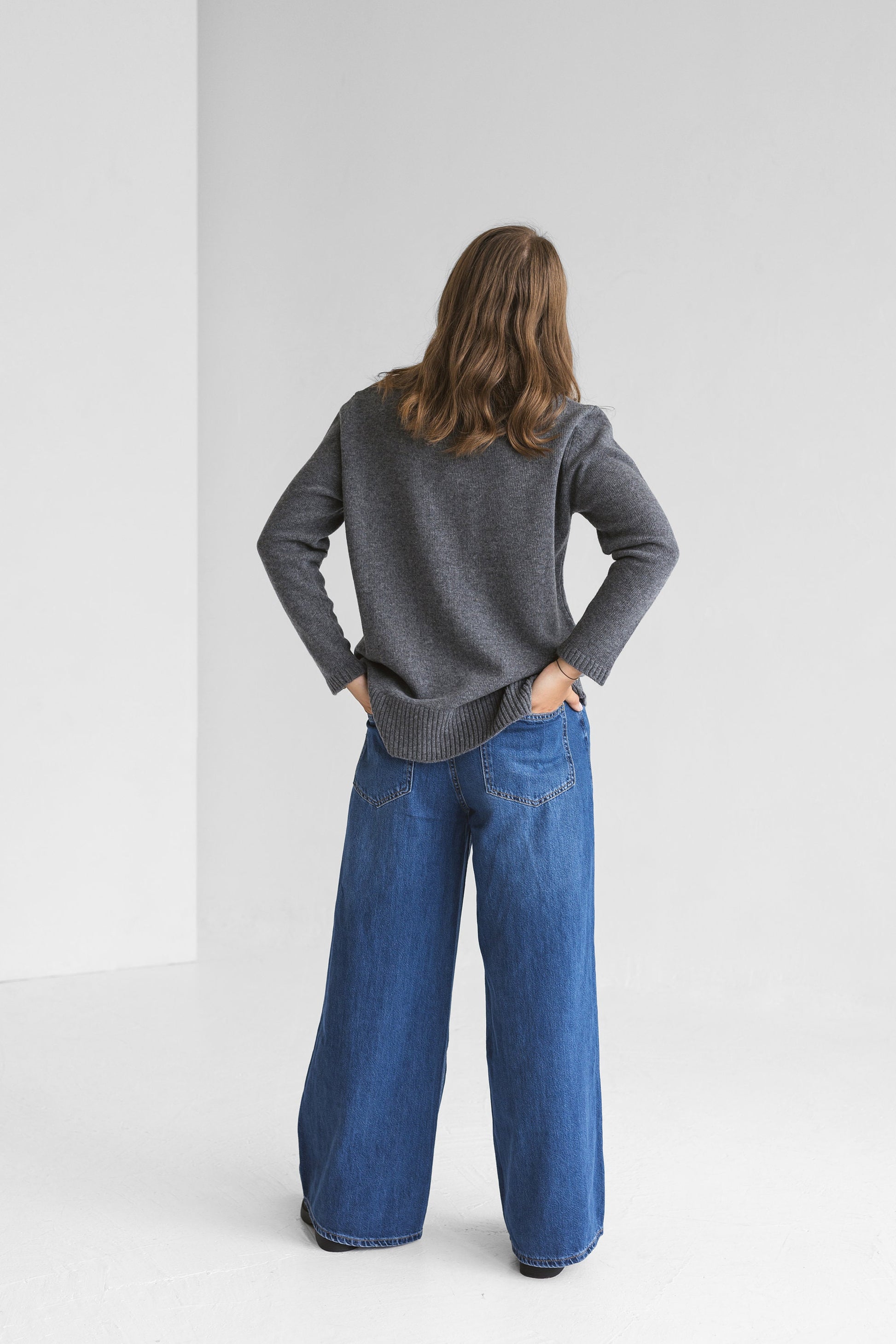 Gray knitted merino wool and cashmere sweater for women, grey women&#39;s knit minimalist pullover with longer back,classy minimal beige jumper