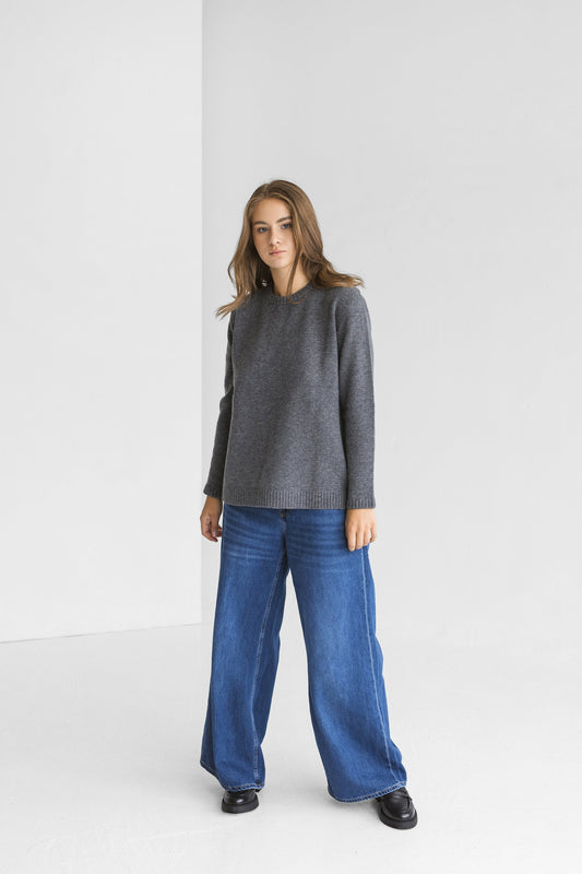 Gray knitted merino wool and cashmere sweater for women, grey women&#39;s knit minimalist pullover with longer back,classy minimal beige jumper