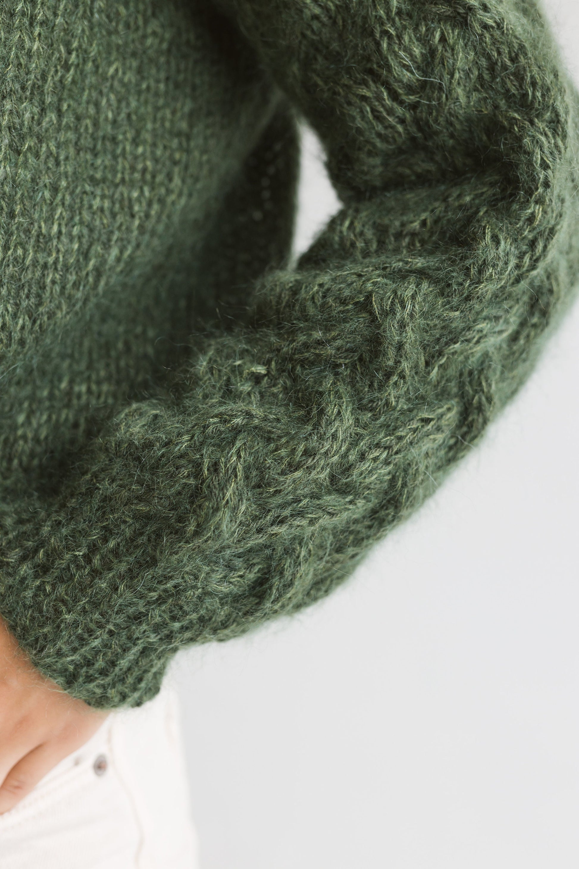Green mohair high waste knitted sweater, cropped alpaca wool blend jumper, fluffy crop cable knit pullover, fuzzy high-waisted chunky pull