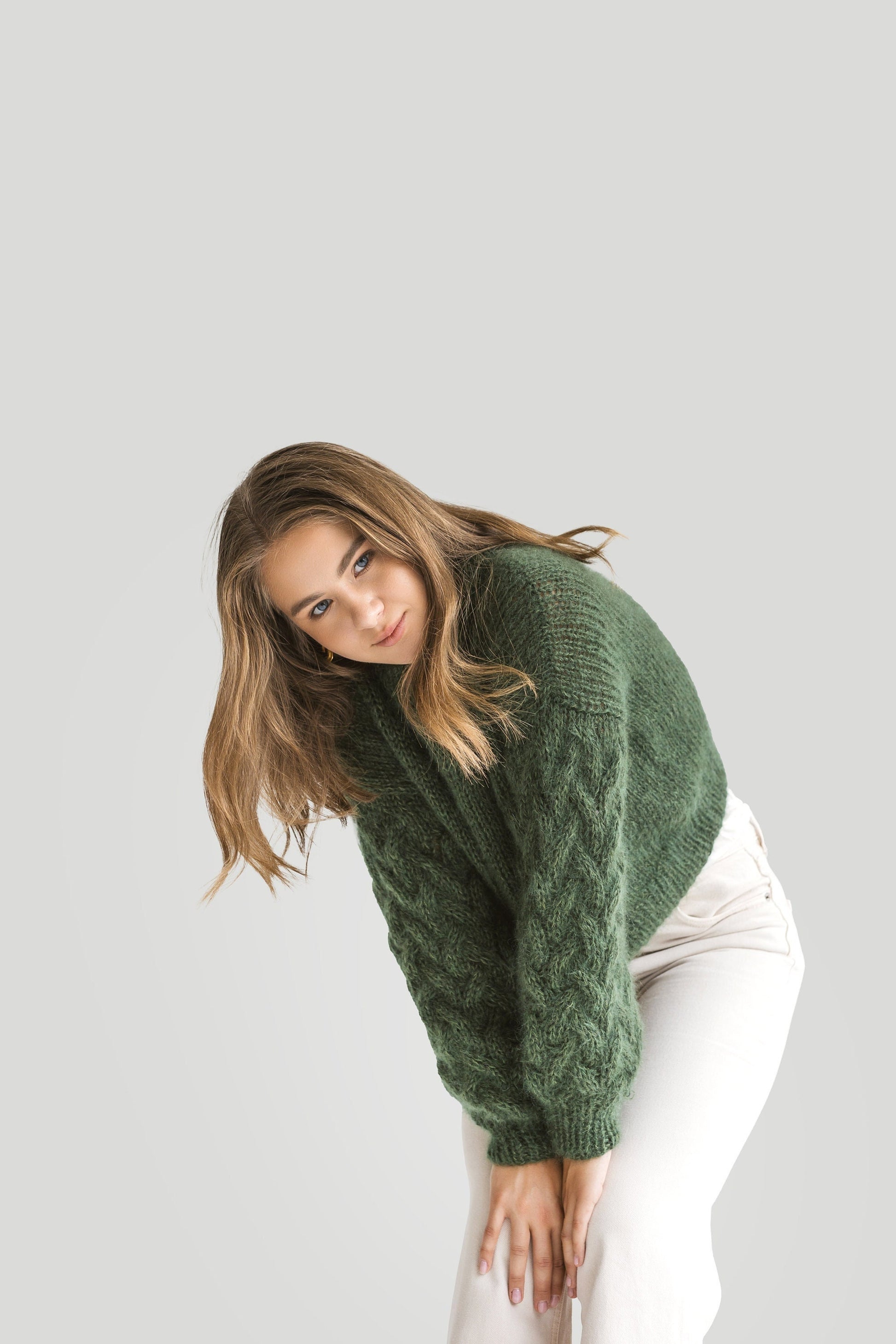 Green mohair high waste knitted sweater, cropped alpaca wool blend jumper, fluffy crop cable knit pullover, fuzzy high-waisted chunky pull