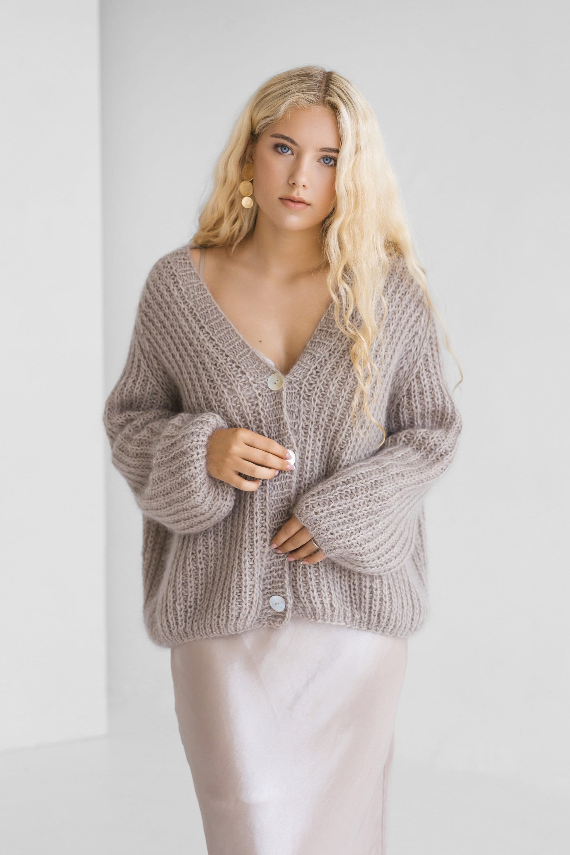 Beige fluffy chunky knitted mohair cardigan with buttons, camel cable knit alpaca wool blend buttoned thick sweater, taupe fuzzy oversized
