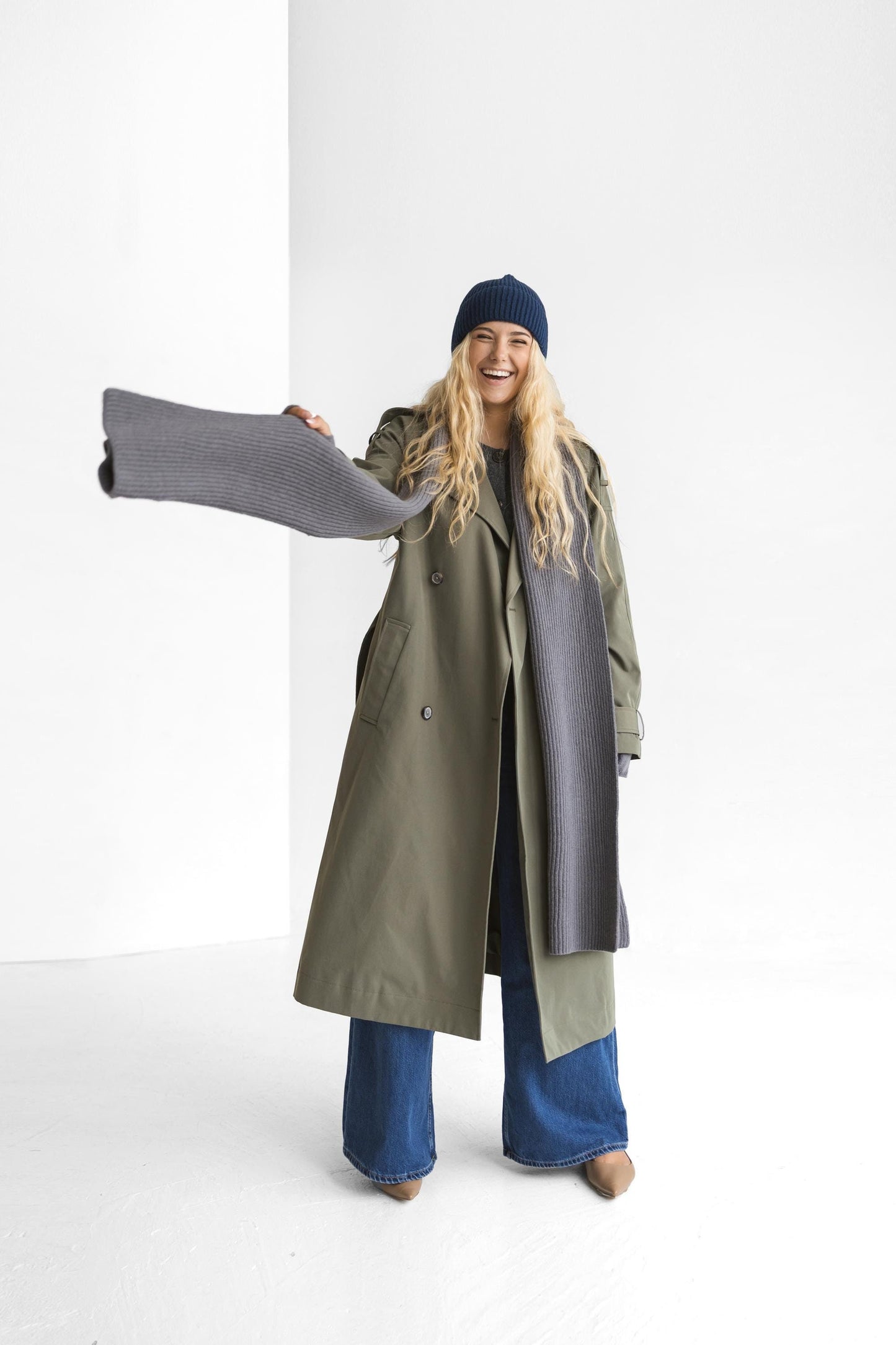 Gray knitted merino wool and cashmere women&#39;s scarf, ash grey ribbed knit minimalist fall winter wrap, dark gray classy unisex blanket scarf