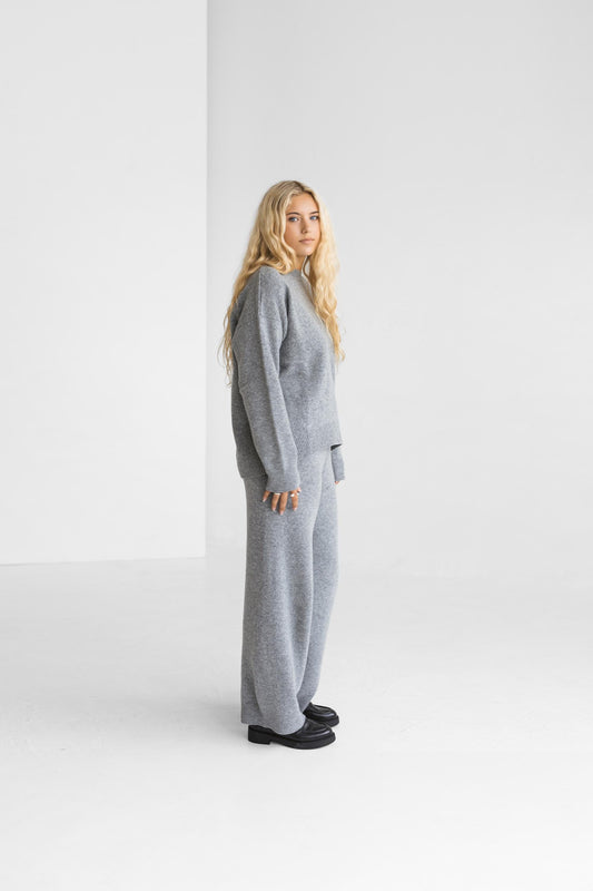 Gray knitted merino wool sweater and trousers set for women, light grey women&#39;s knit minimal lounge pullover and pants, camel loungewear
