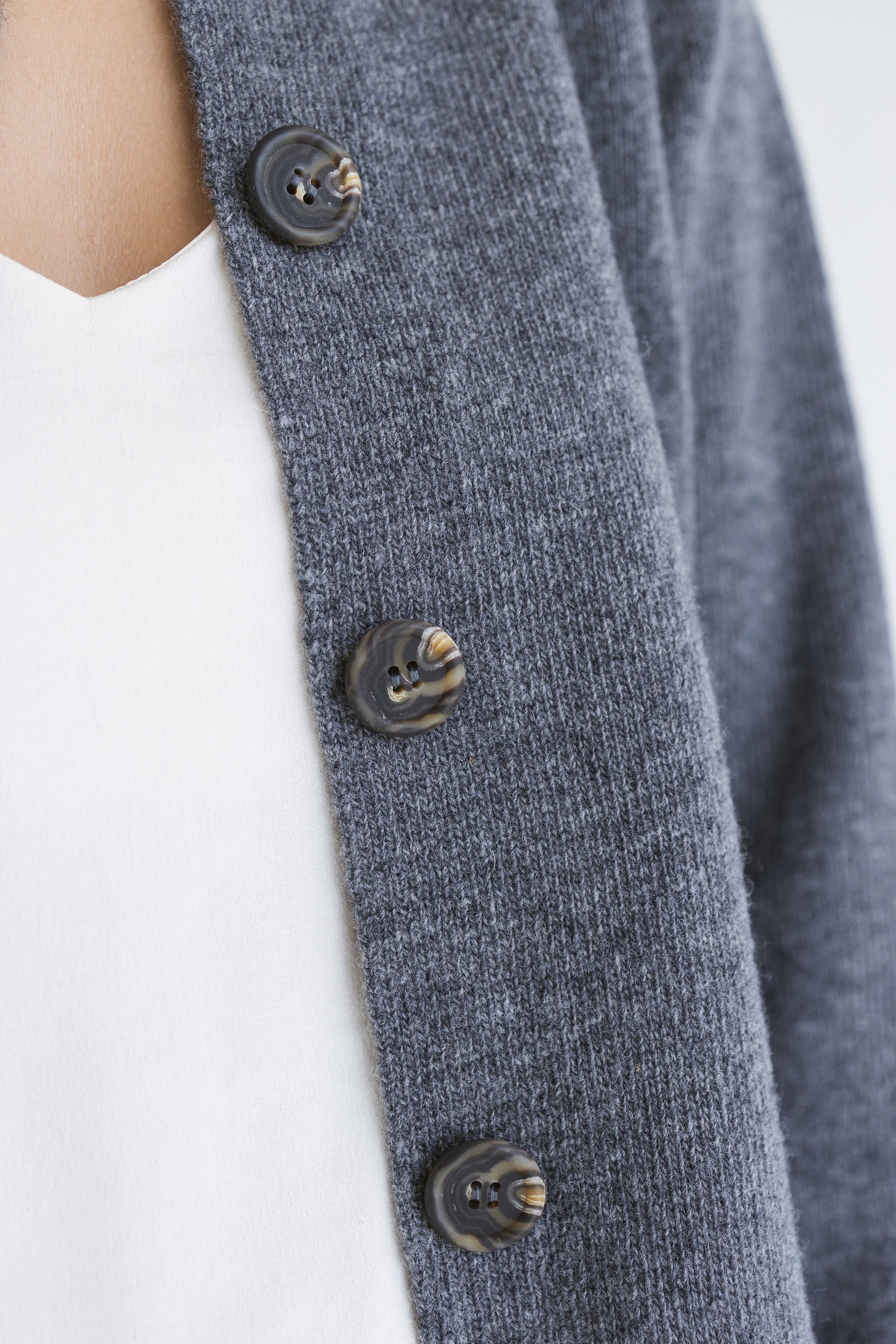 Short gray knitted merino wool and cashmere blend cardigan with buttons for women, high waist classy women&#39;s knit loose cropped sweater gift
