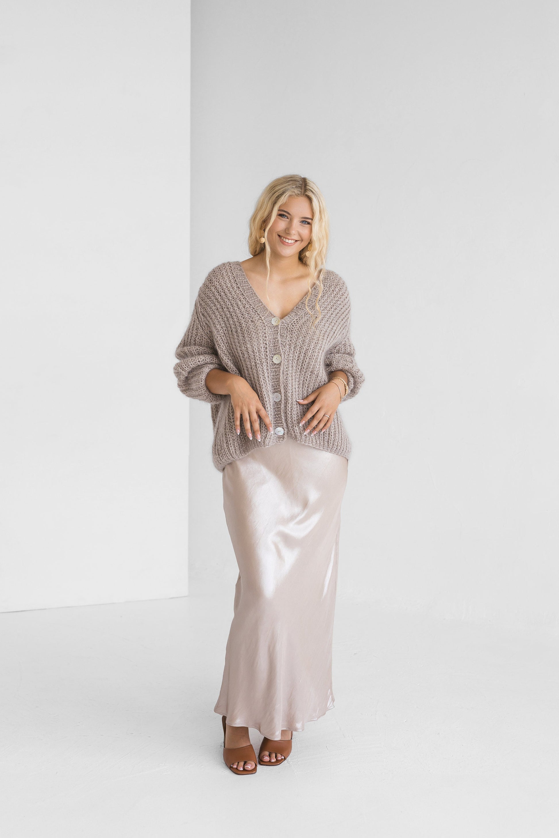 Beige fluffy chunky knitted mohair cardigan with buttons, camel cable knit alpaca wool blend buttoned thick sweater, taupe fuzzy oversized