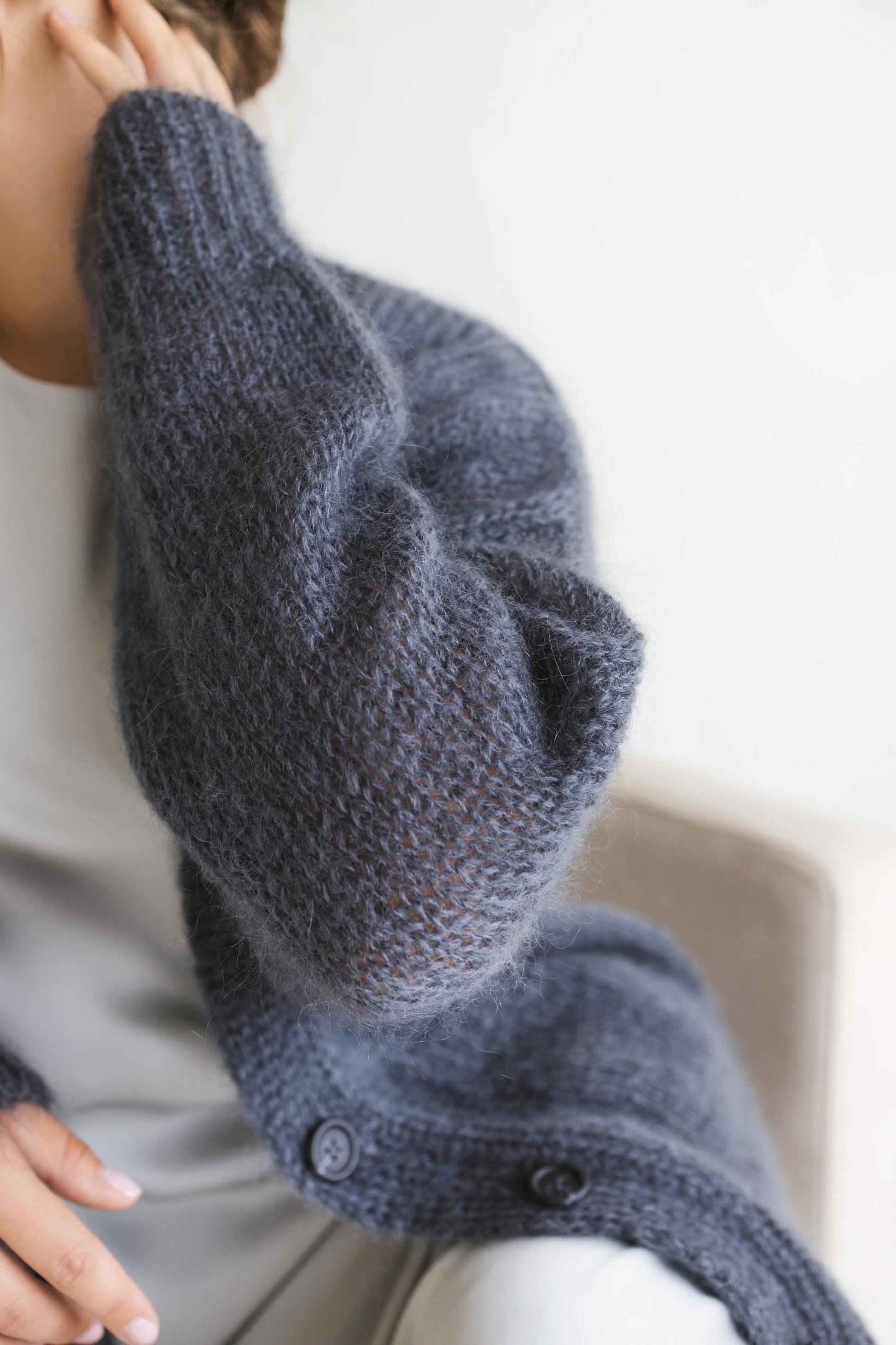 Gray cable knit fluffy mohair wool women&#39;s cardigan with buttons and pockets,grey chunky knitted fuzzy slightly oversized thick fall sweater