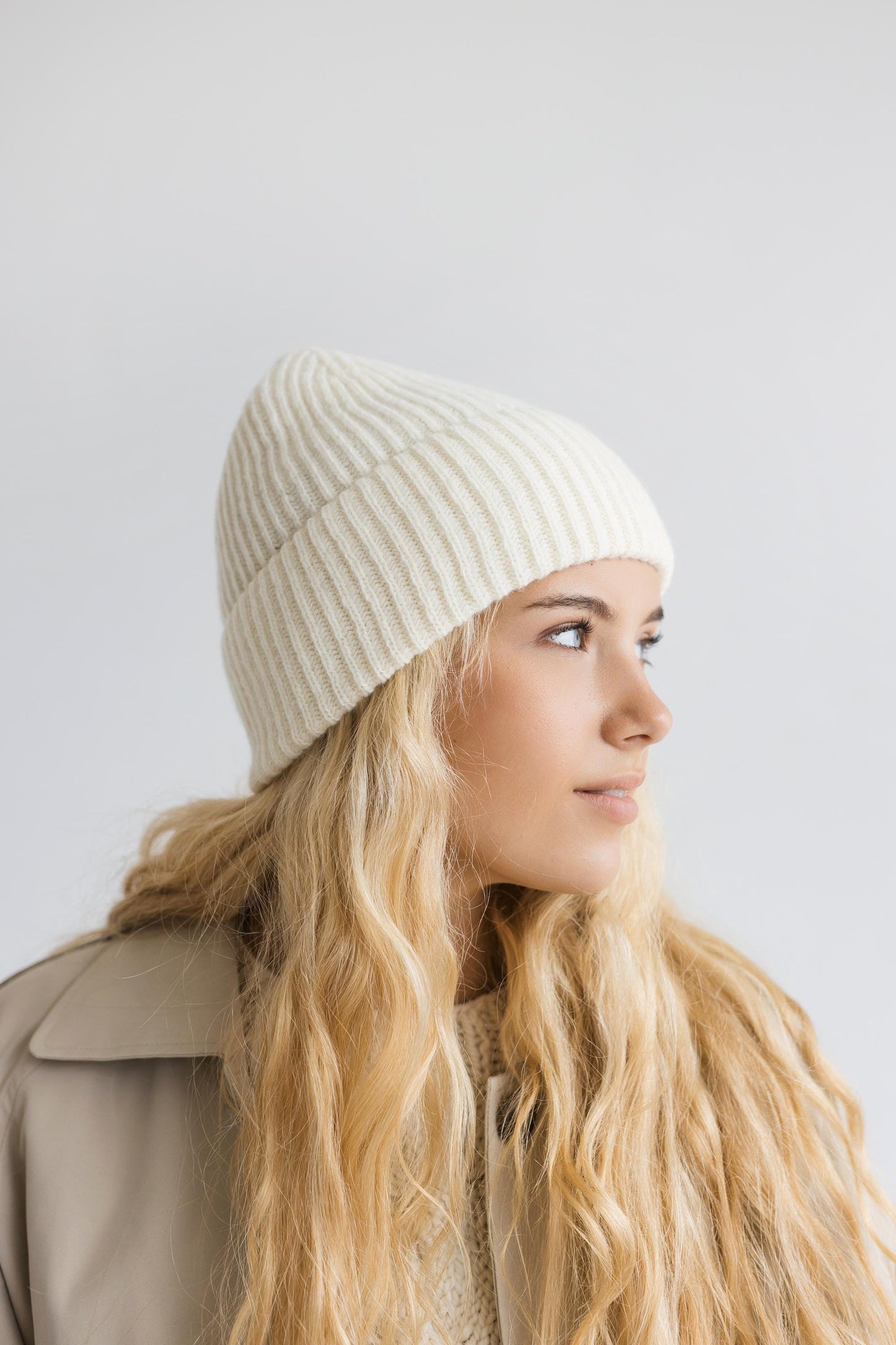 White knitted merino wool and cashmere hat for women, milky ribbed knit minimalist beanie, ivory classy winter fall warm hat, perfect gift