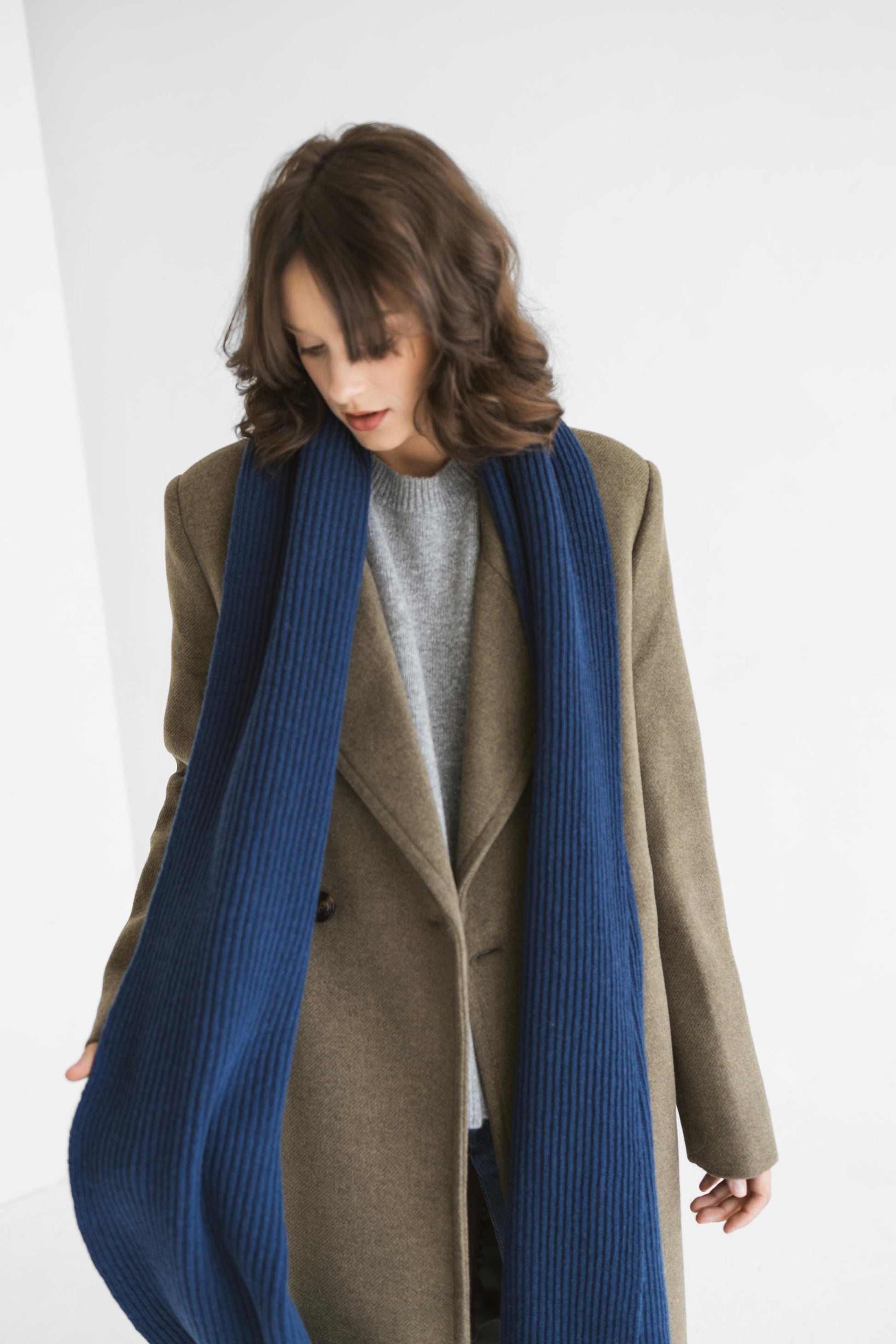 Navy blue knitted merino wool and cashmere women&#39;s scarf, dark blue ribbed knit minimalist fall winter wrap, classy unisex blanket scarf xxl