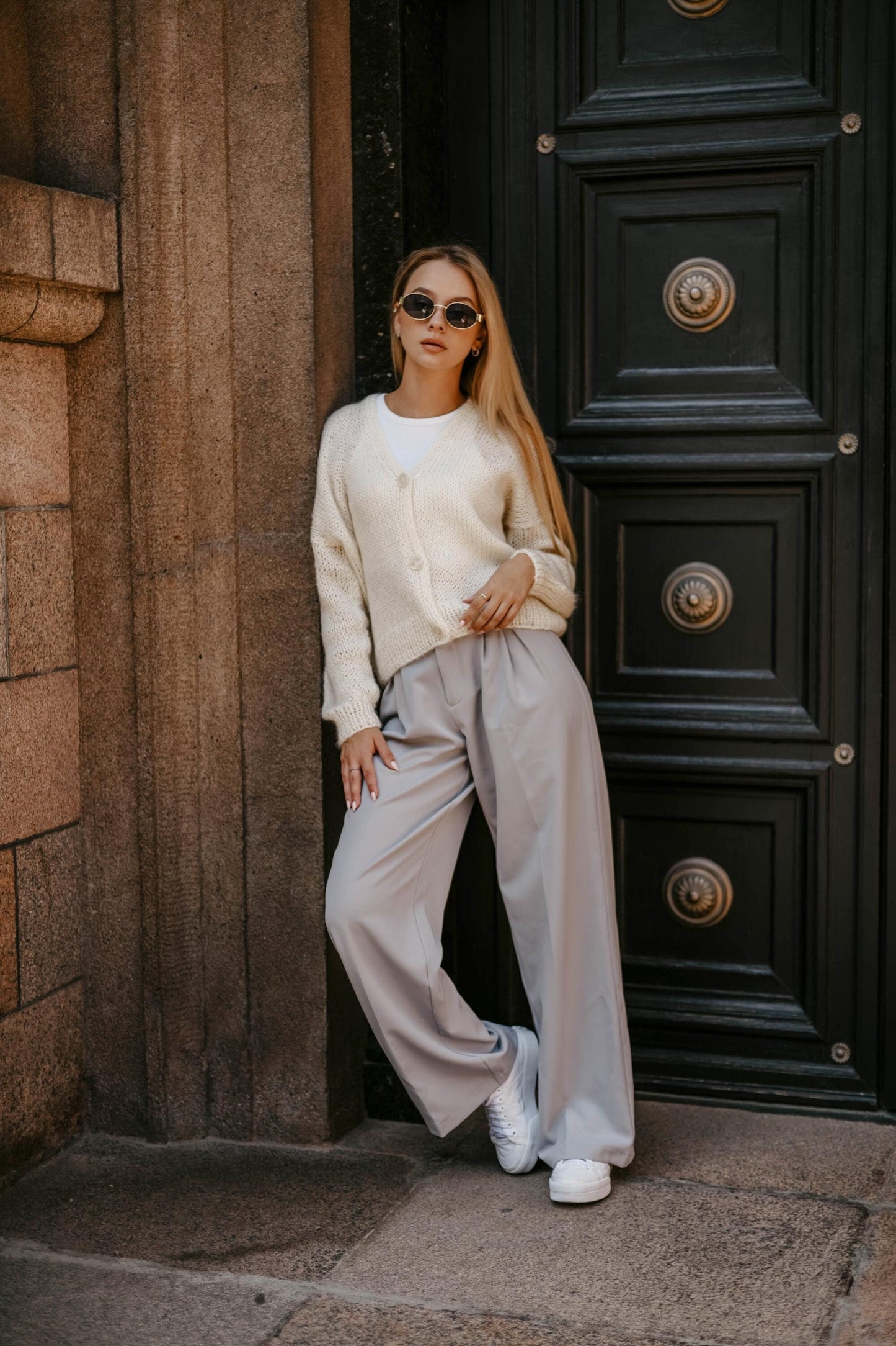 White cable knit short crop mohair cardigan with buttons, fluffy chunky knitted alpaca blend cropped sweater,ivory high-waisted fuzzy jacket