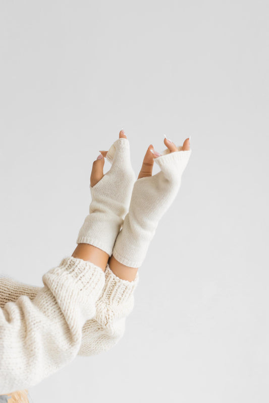 White merino wool and cashmere fingerless mittens, milky cable knit gloves, ivory hand warmers,  fall winter wrist warmers, accessories gift