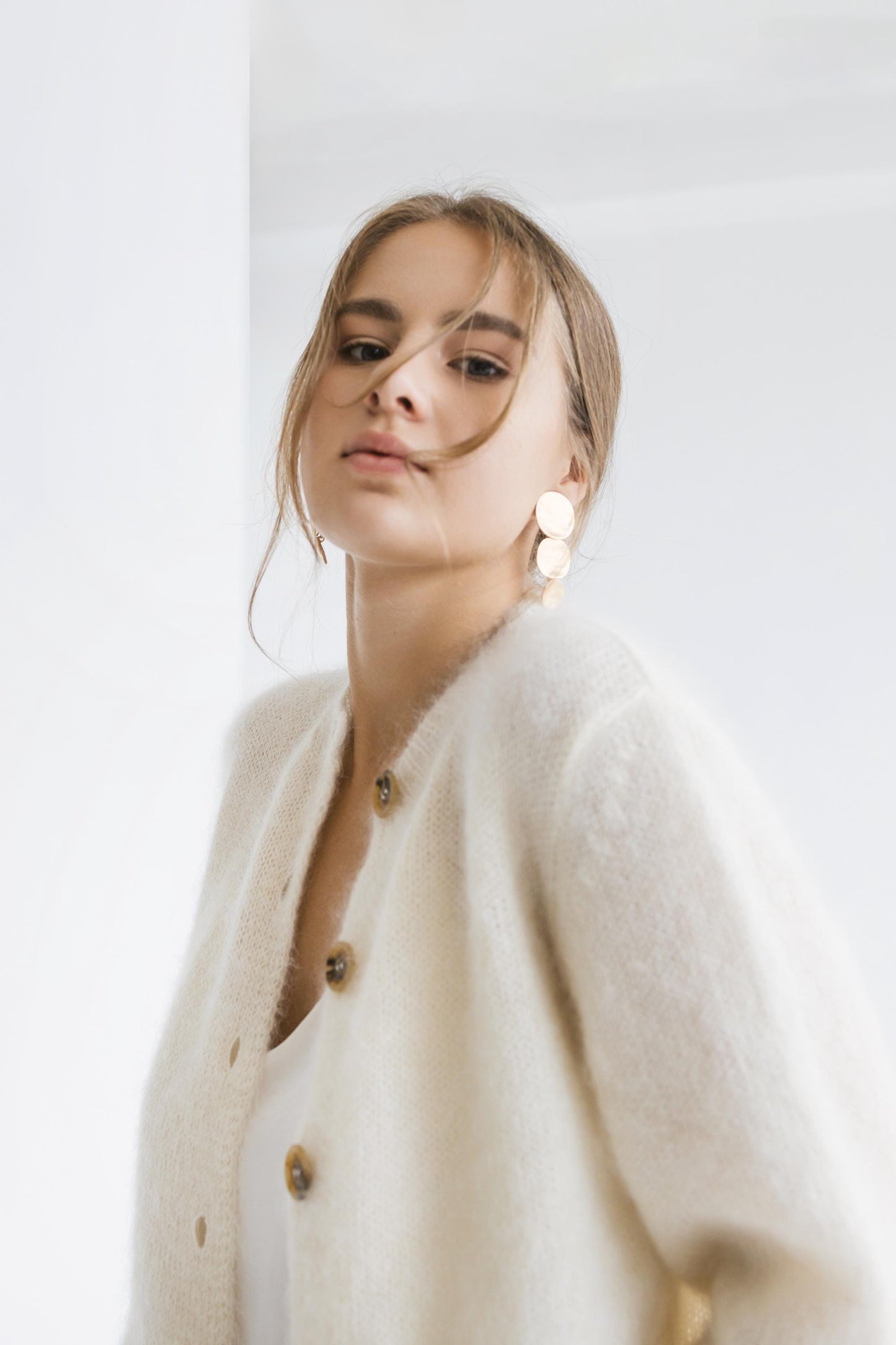 White cable knitted fluffy mohair cardigan with buttons, milky buttoned fuzzy wedding bridal sweater, short winter fall chunky knit thick