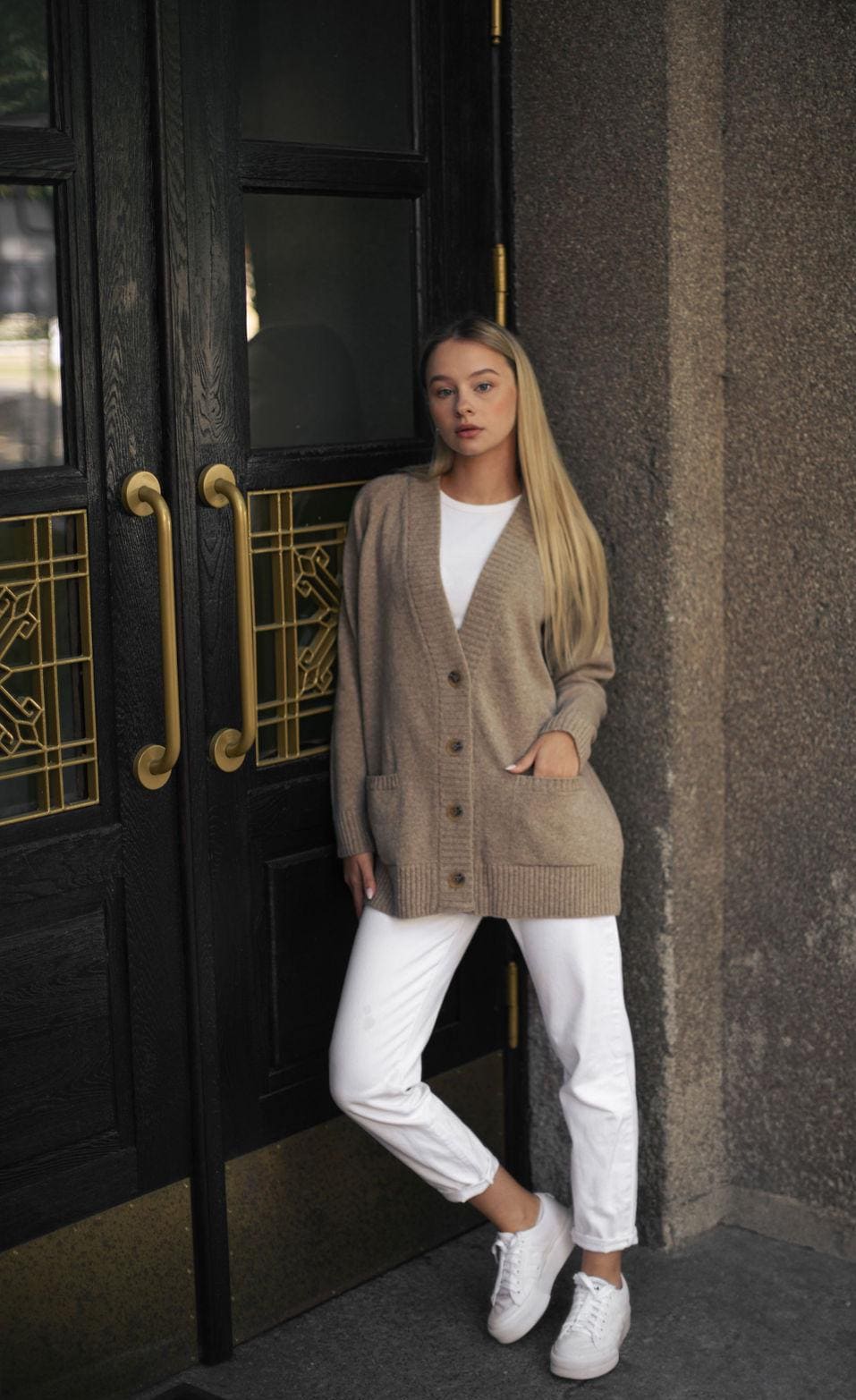 Gray knitted merino wool and cashmere blend cardigan with pockets and buttons, slightly oversized grey knit sweater for women, long gilet xl