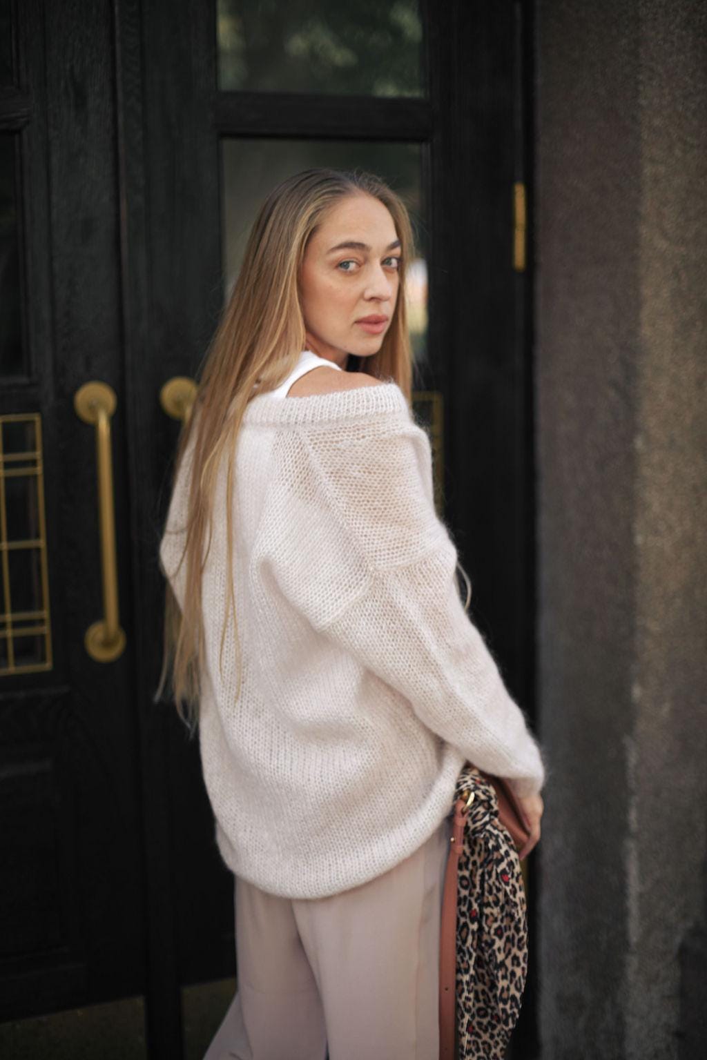 Pale light pink cable knit fluffy mohair wool women&#39;s sweater, powder misty pink chunky knitted thick oversized sweater, fall fuzzy jumper