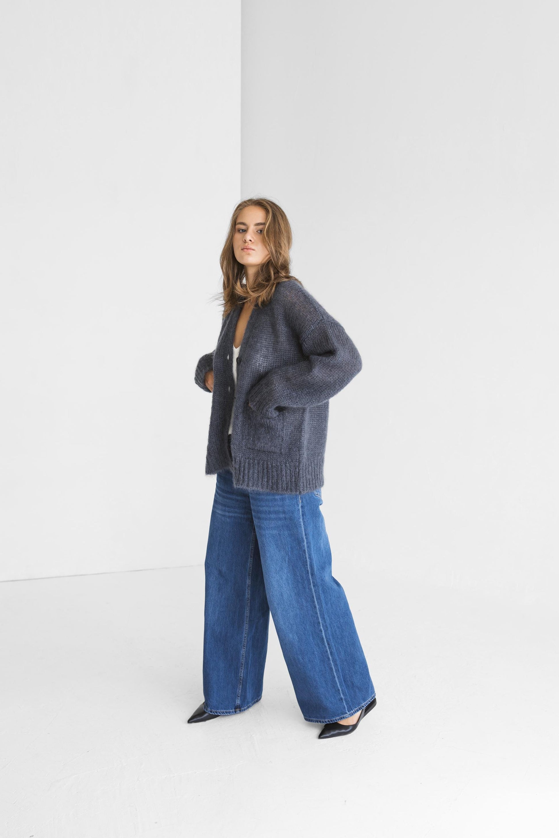 Gray cable knit fluffy mohair wool women&#39;s cardigan with buttons and pockets,grey chunky knitted fuzzy slightly oversized thick fall sweater