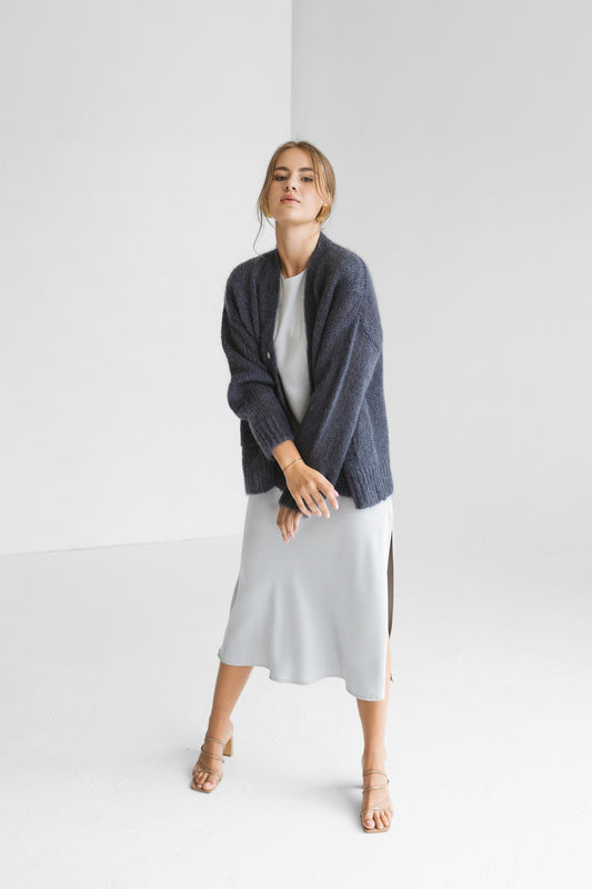 Gray cable knit fluffy mohair wool women&#39;s cardigan with buttons and pockets,grey chunky knitted fuzzy slightly oversized thick fall sweater
