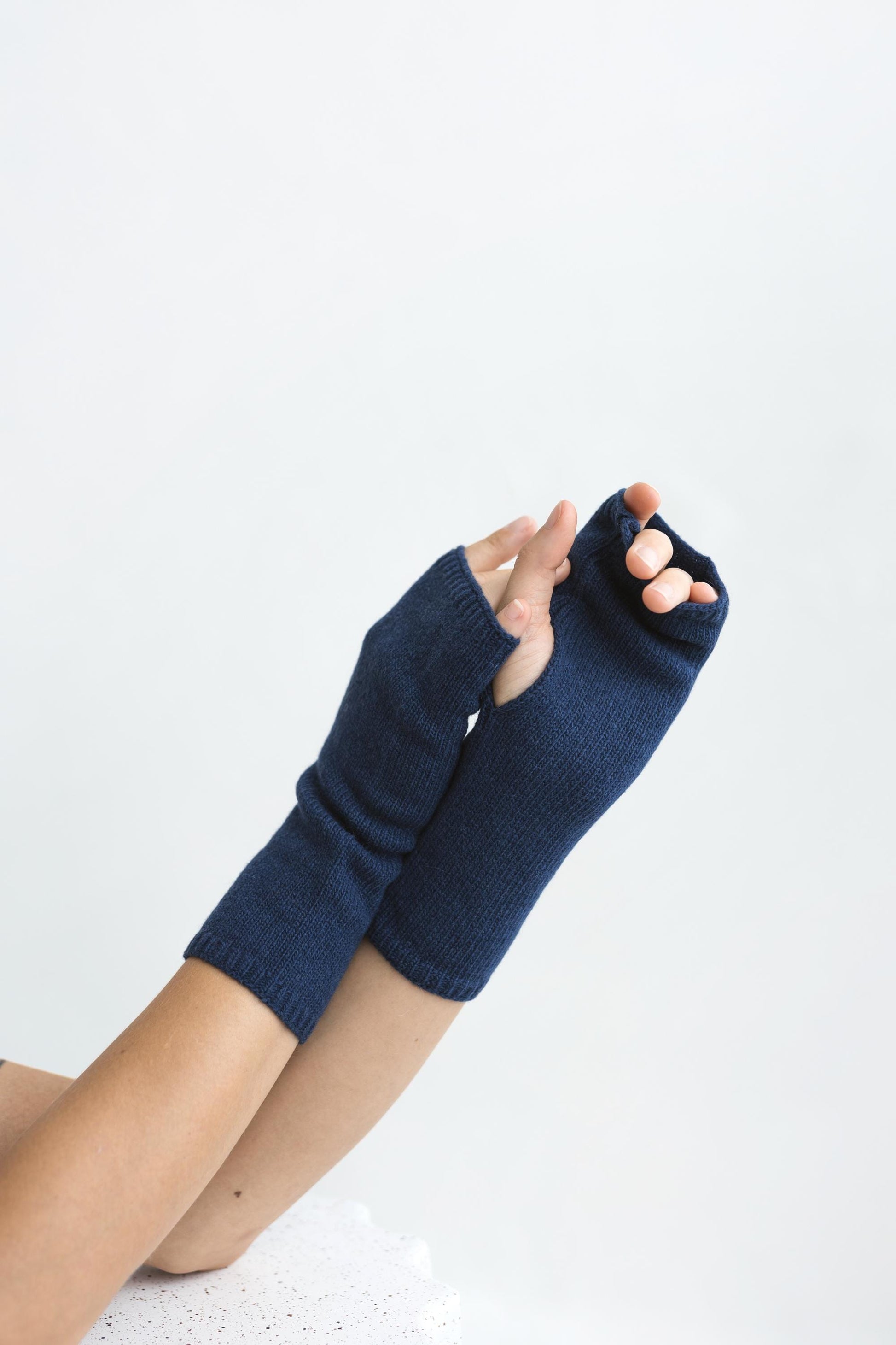 Gray merino wool and cashmere fingerless mittens, grey cable knit gloves, dark gray hand warmers, fall winter wrist warmers, accessories