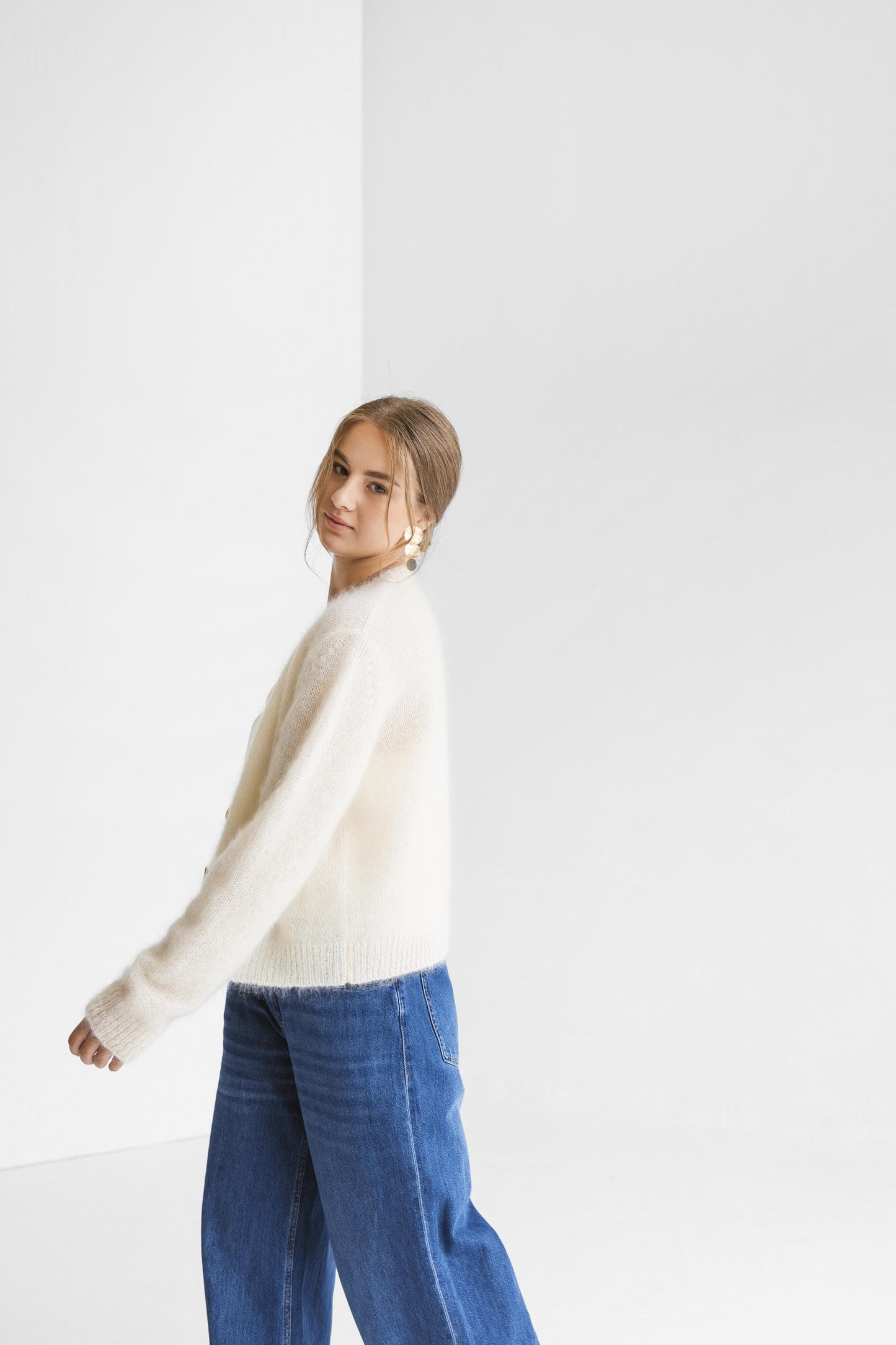White cable knitted fluffy mohair cardigan with buttons, milky buttoned fuzzy wedding bridal sweater, short winter fall chunky knit thick
