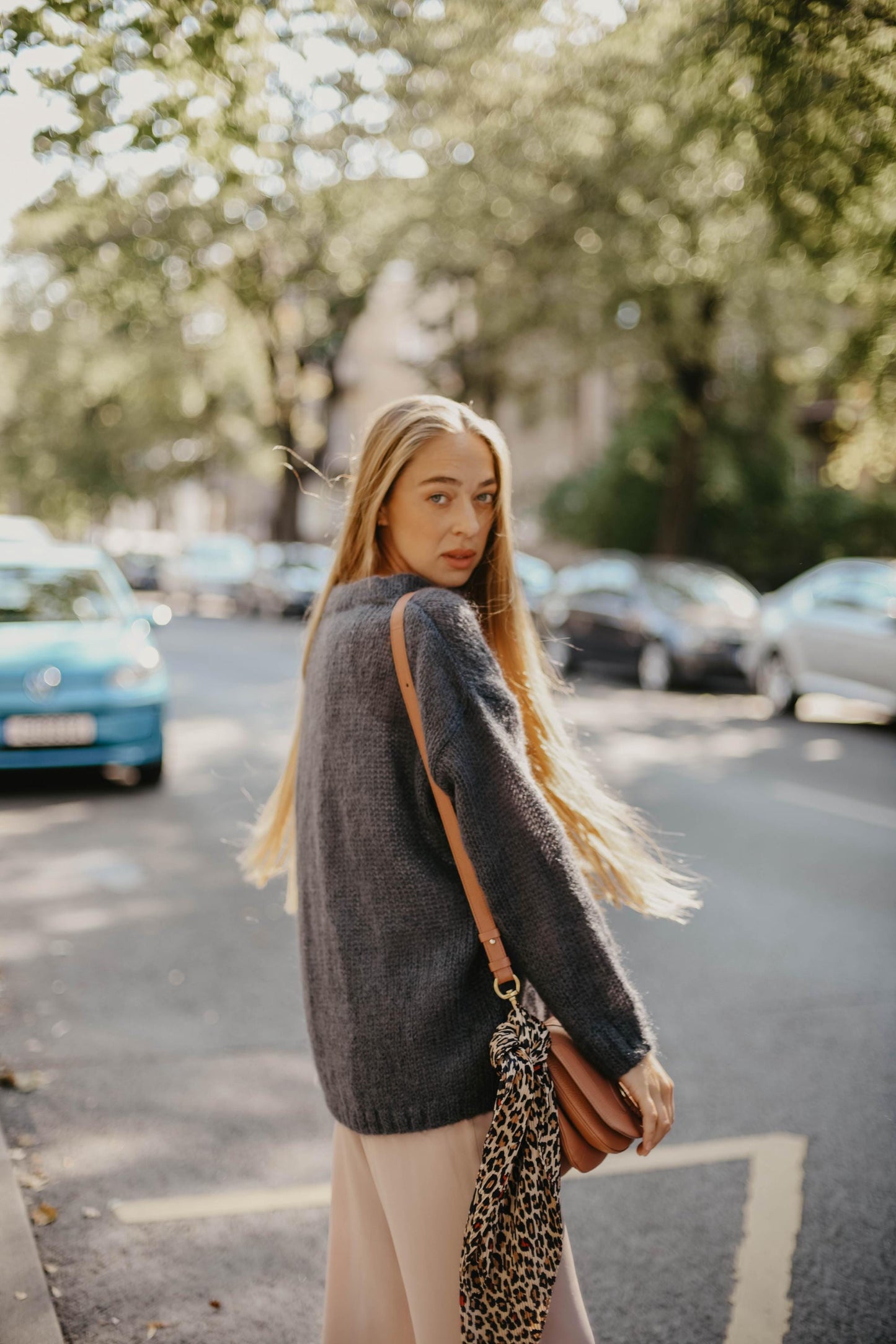 Gray cable knit fluffy mohair wool oversized women&#39;s pullover, deep V-neck sweater, grey chunky knitted thick fall fuzzy jumper for woman