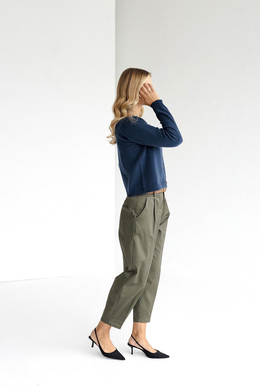 Crop navy blue knitted merino wool and cashmere cardigan with buttons for women, dark blue high waisted women&#39;s knit loose short sweater