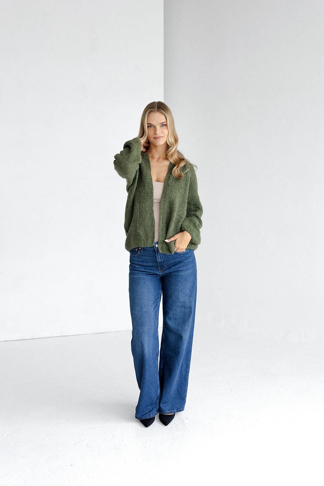 Green alpaca wool and silk cable knit open front cardigan, moss hue chunky knitted lightweight loose sweater, slightly oversized fall pull