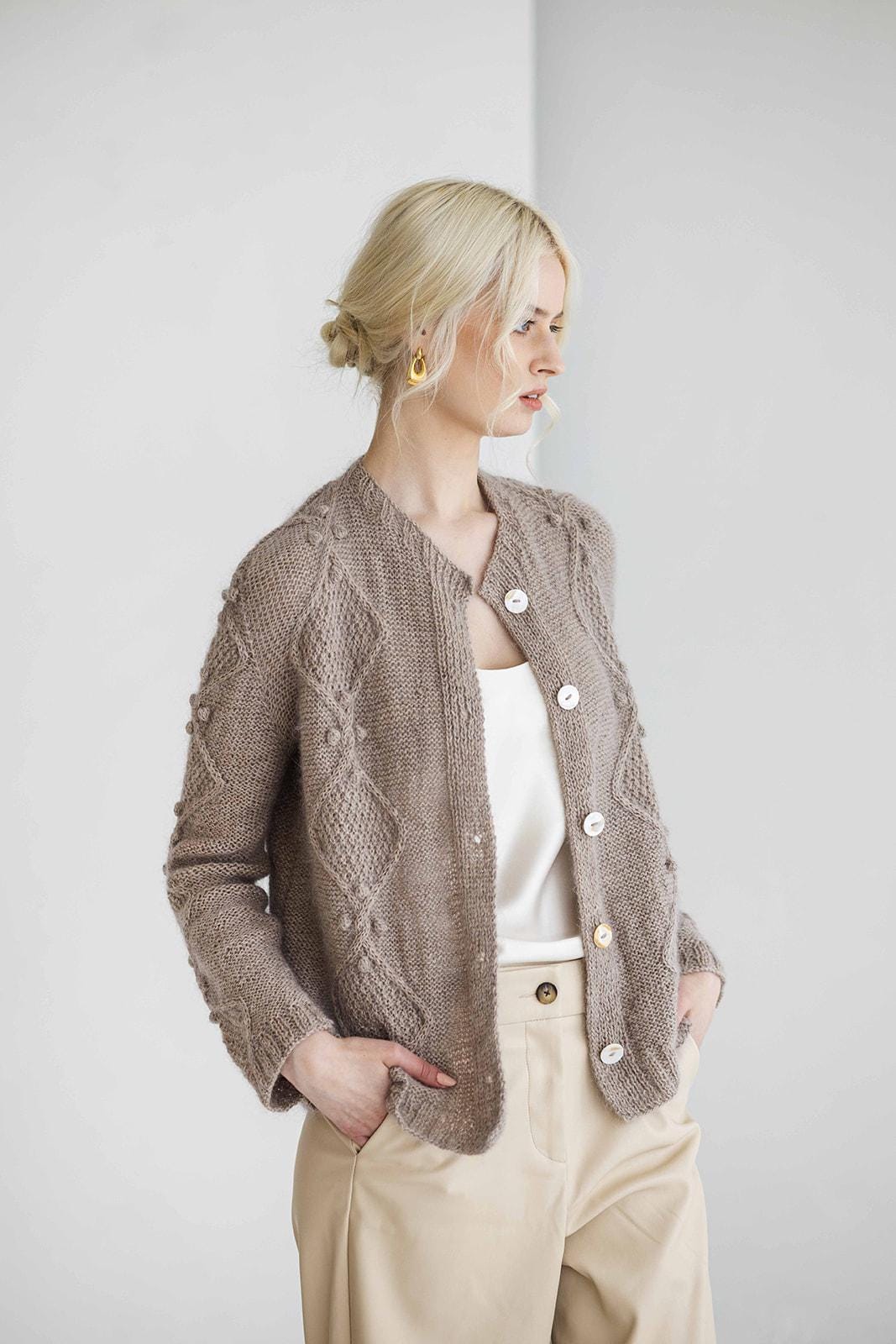 Beige cable knitted fluffy mohair cardigan with buttons, camel handmade fuzzy sweater, buttoned short fall chunky knit thick strickjacke xxl