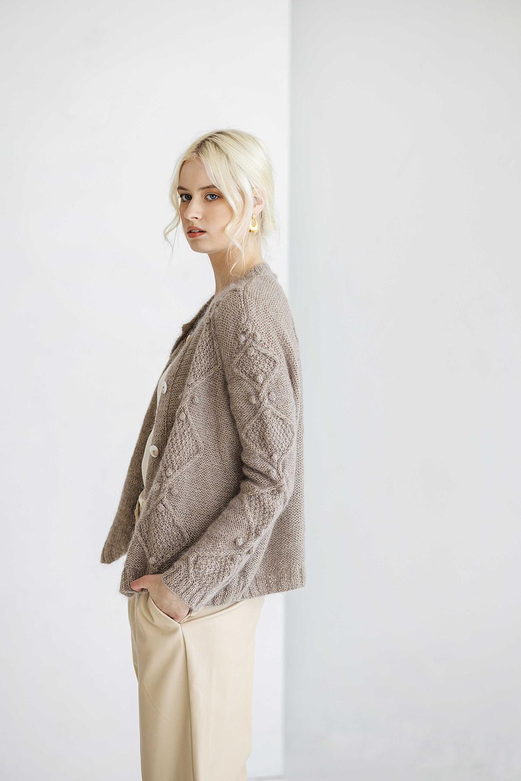 Beige cable knitted fluffy mohair cardigan with buttons, camel handmade fuzzy sweater, buttoned short fall chunky knit thick strickjacke xxl