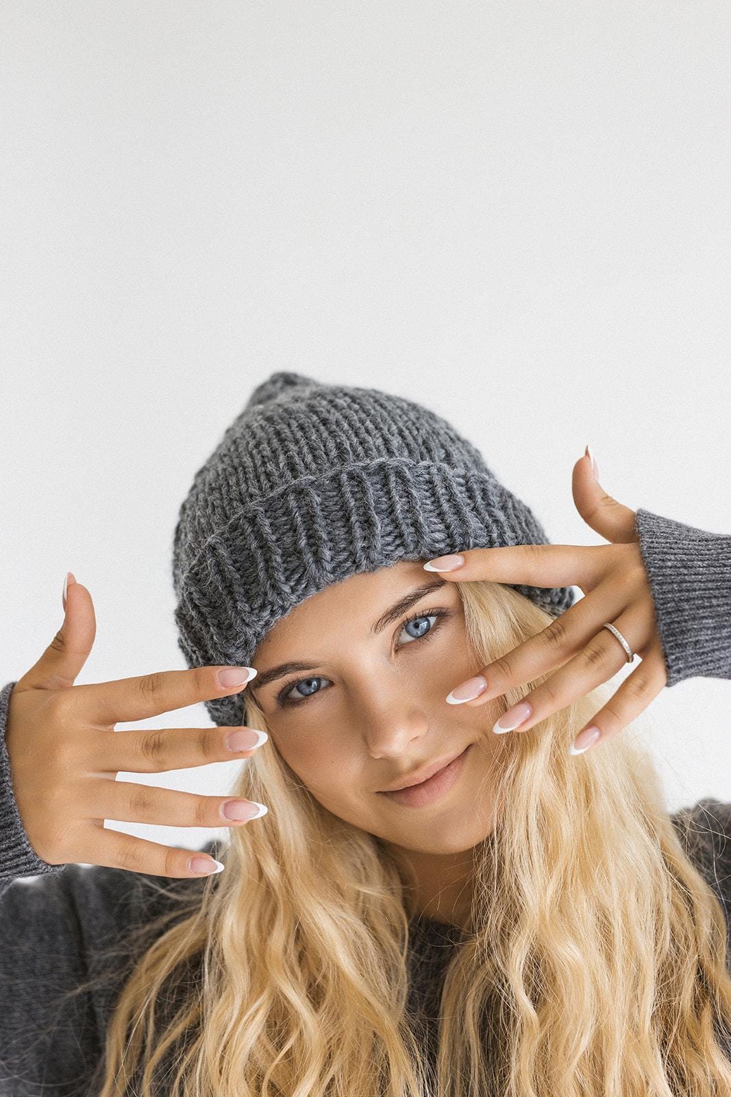 Gray Chunky Knit Winter Wool Hat For Woman, Cable Knitted Woolen Grey Unisex Beanie, Handmade gift