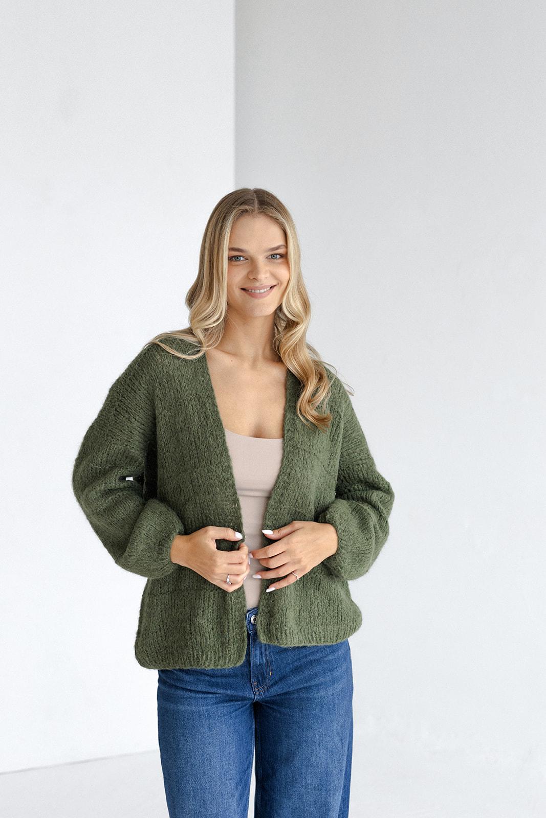 Green alpaca wool and silk cable knit open front cardigan, moss hue chunky knitted lightweight loose sweater, slightly oversized fall pull