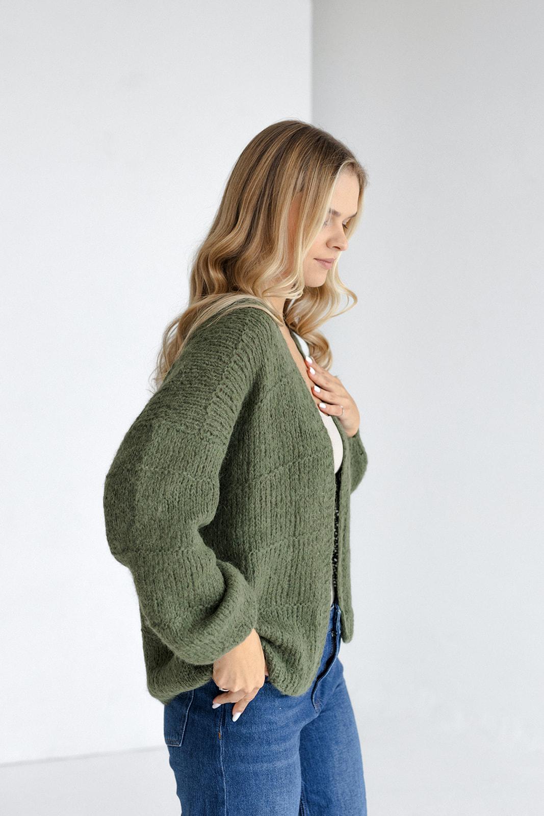 Green alpaca wool and silk cable knit open front cardigan, moss hue chunky knitted lightweight loose sweater, slightly oversized fall pull