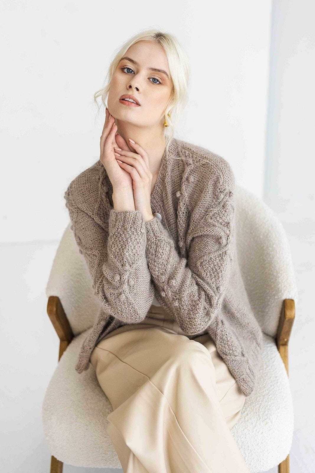 Beige cable knitted fluffy mohair cardigan with buttons, camel handmade fuzzy sweater, buttoned short fall chunky knit thick strickjacke xxl